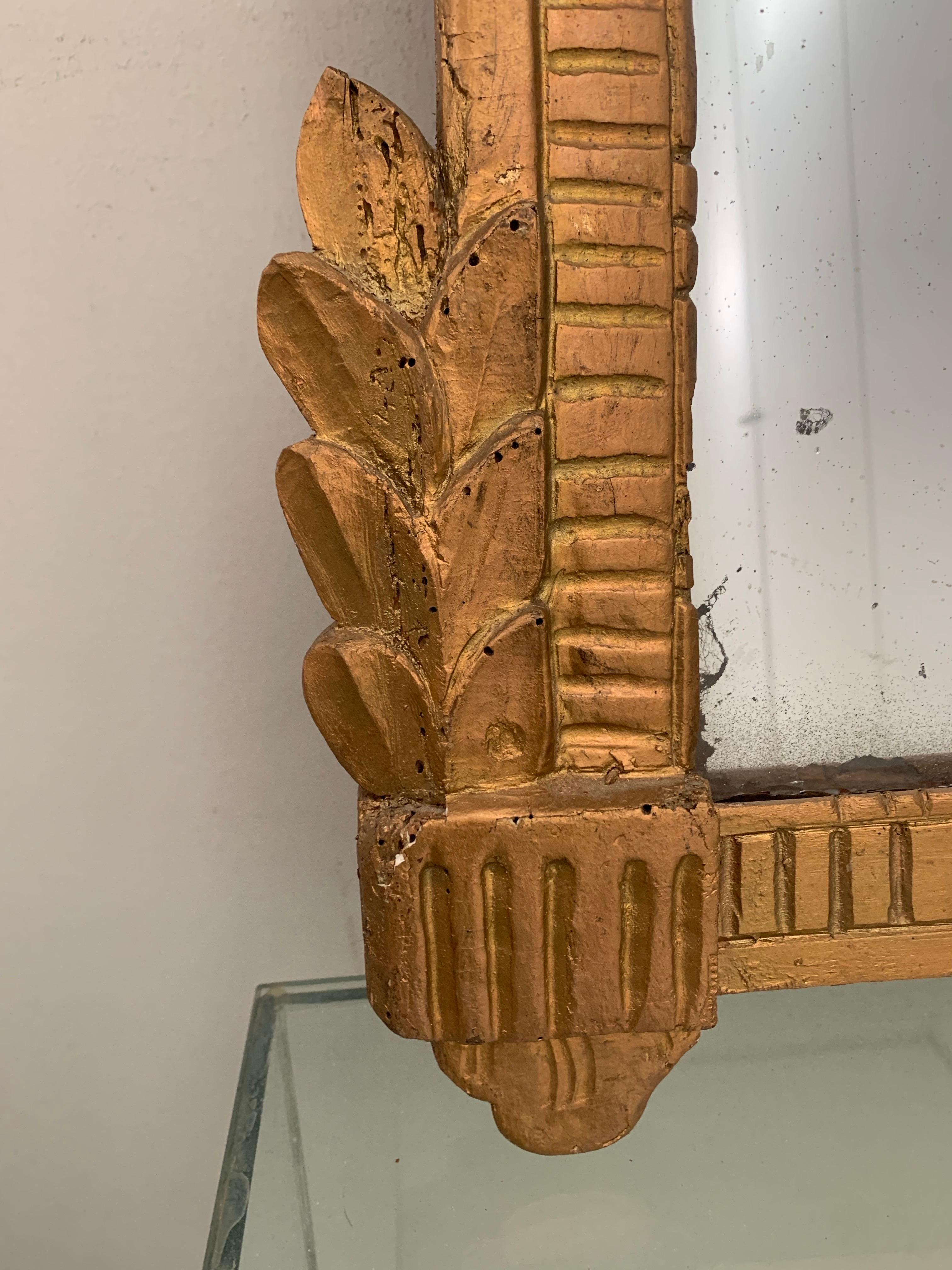 Specchio da parete Gustavskiano del XIX secolo in legno dorato e intagliato in vendita 3