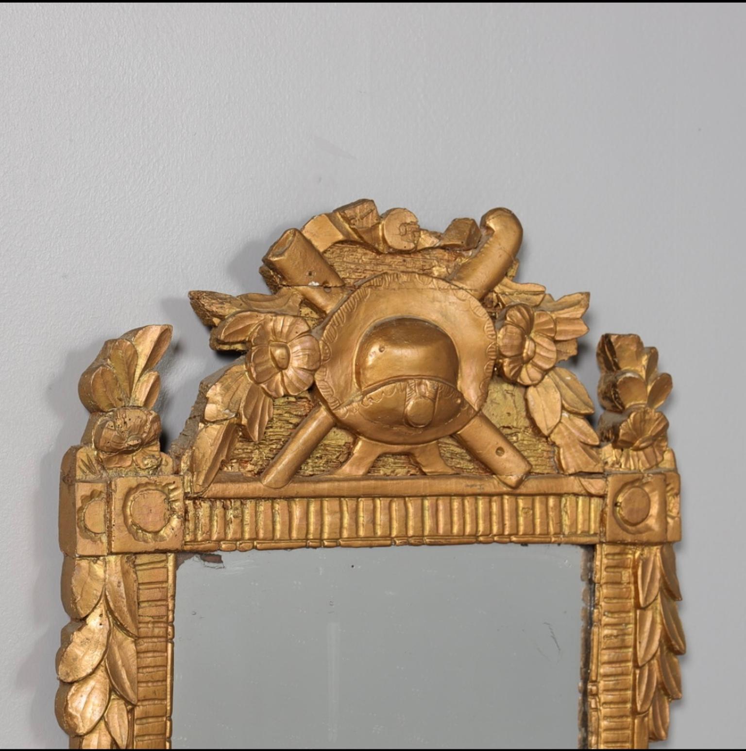 Specchio da parete Gustavskiano del XIX secolo in legno dorato e intagliato in vendita 4