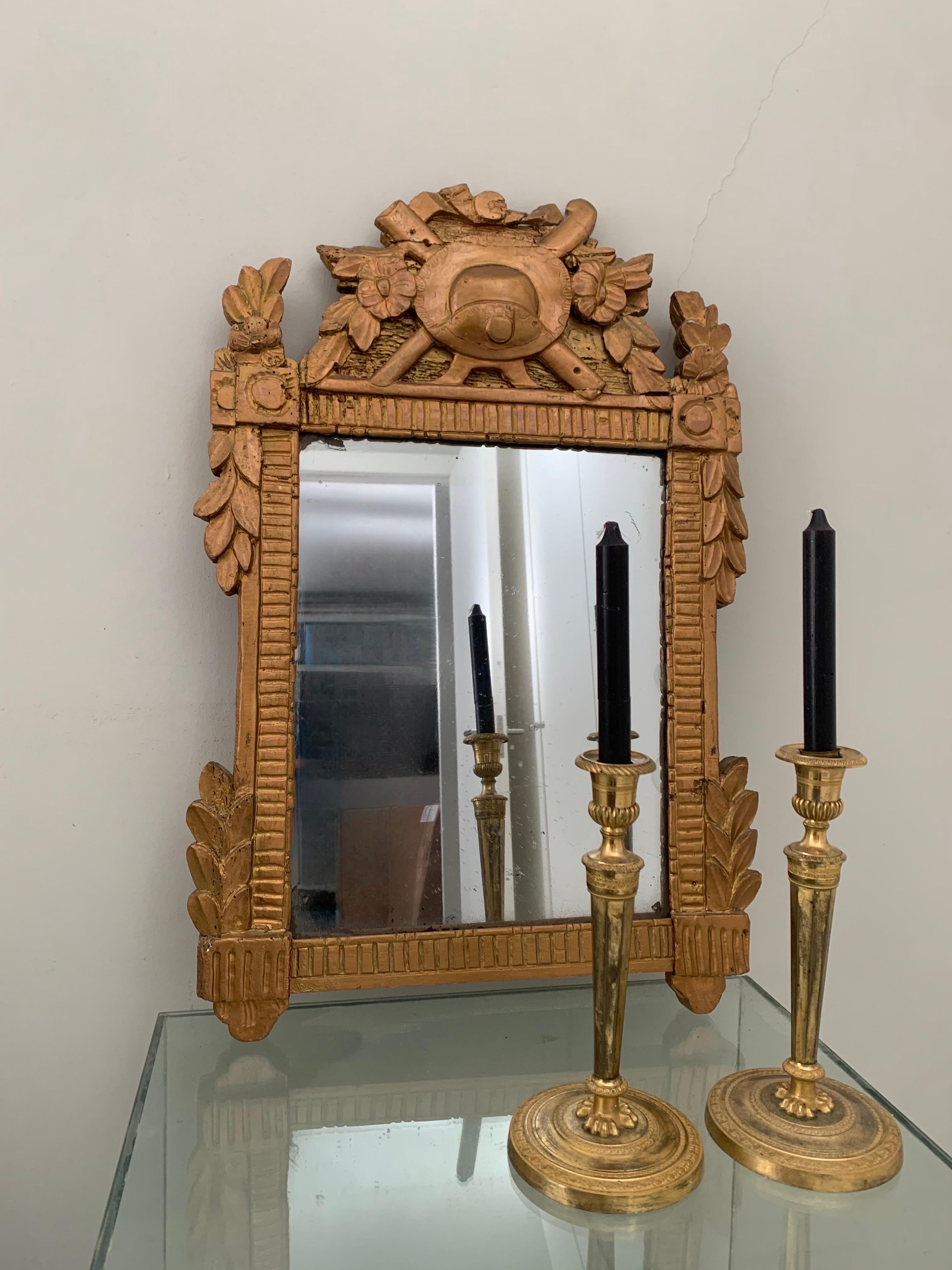 Specchio da parete Gustavskiano del XIX secolo in legno dorato e intagliato in vendita 11
