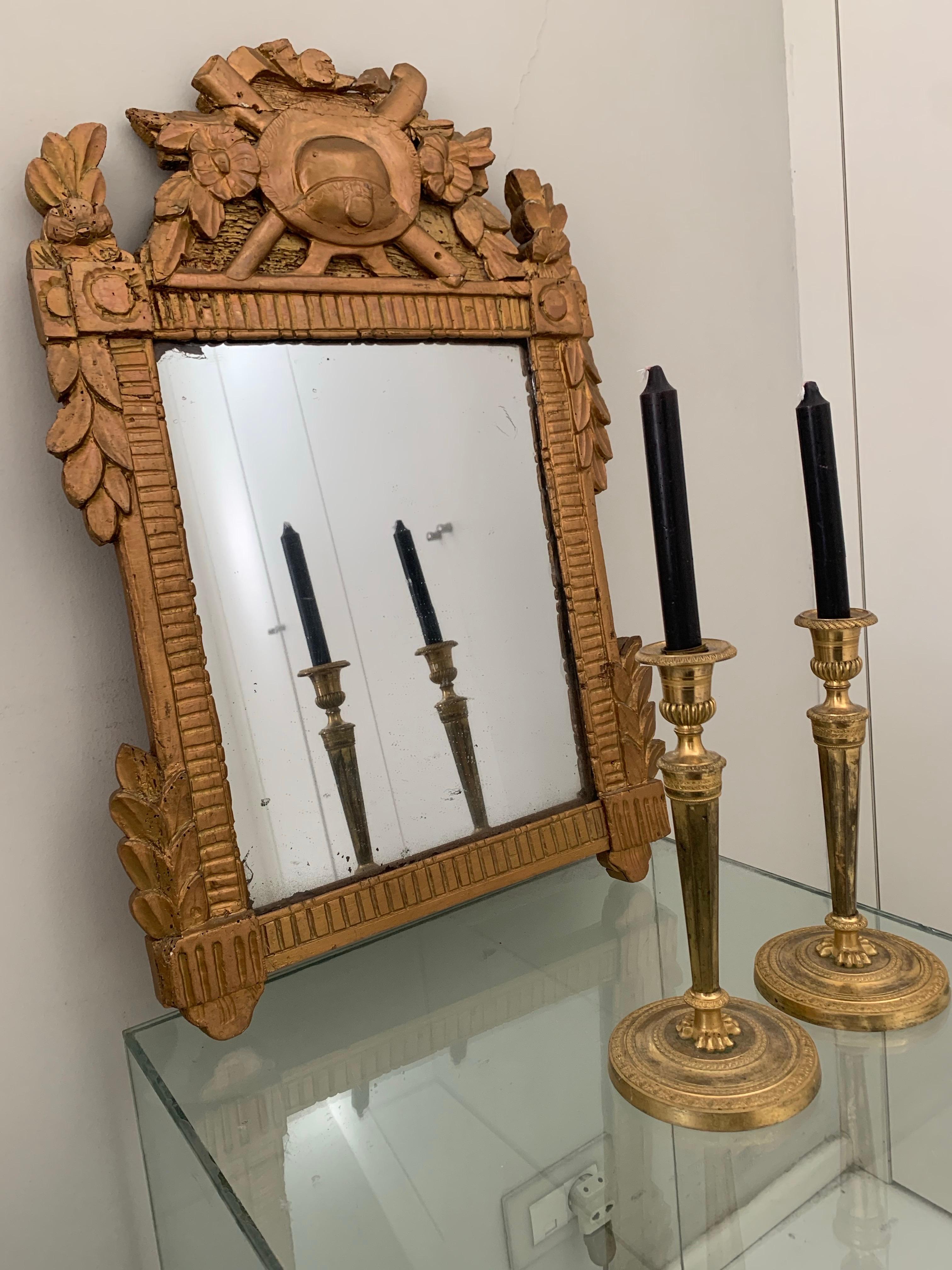 Specchio da parete Gustavskiano del XIX secolo in legno dorato e intagliato in vendita 2