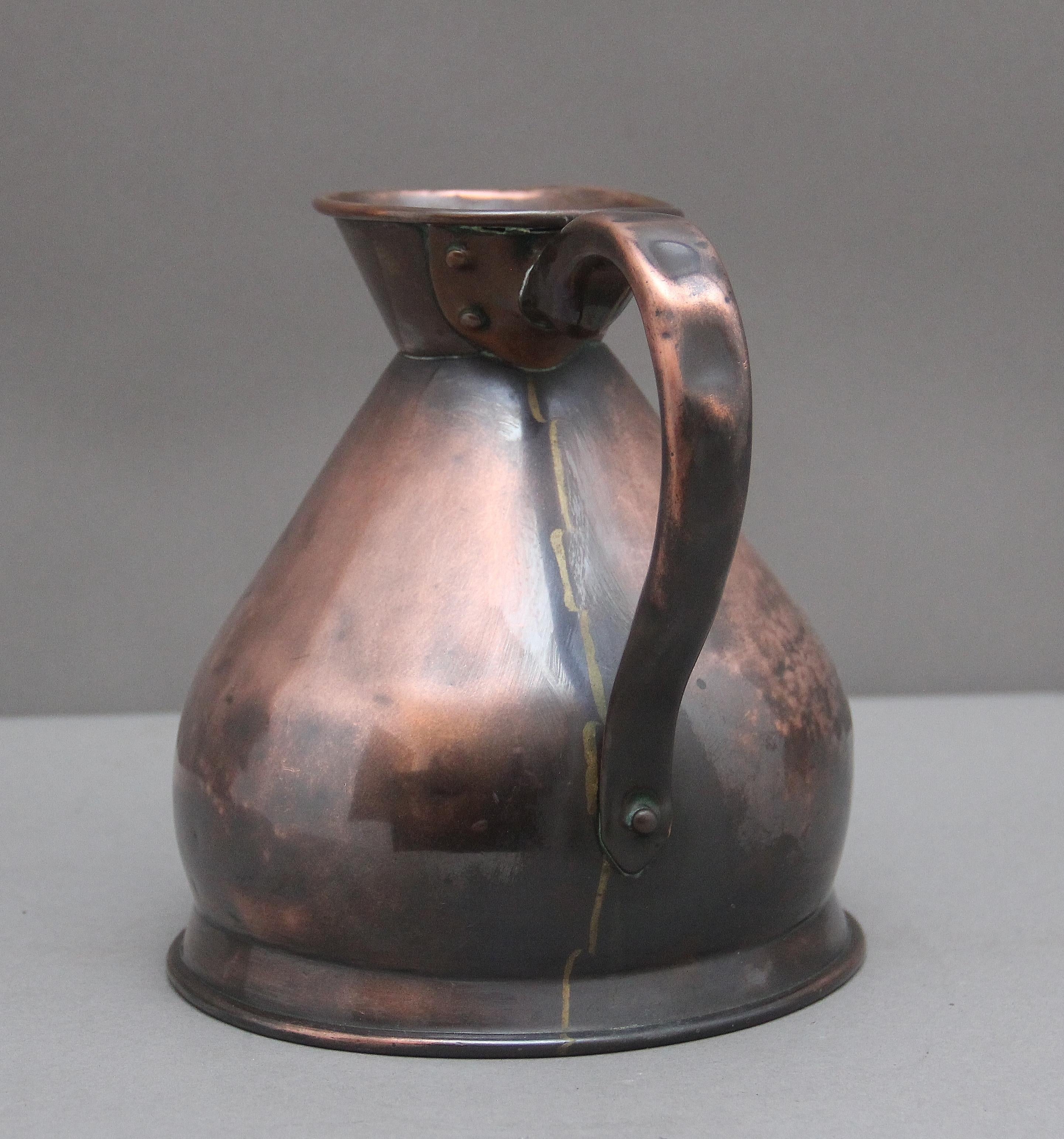 19th Century half gallon copper measuring jug In Good Condition In Martlesham, GB
