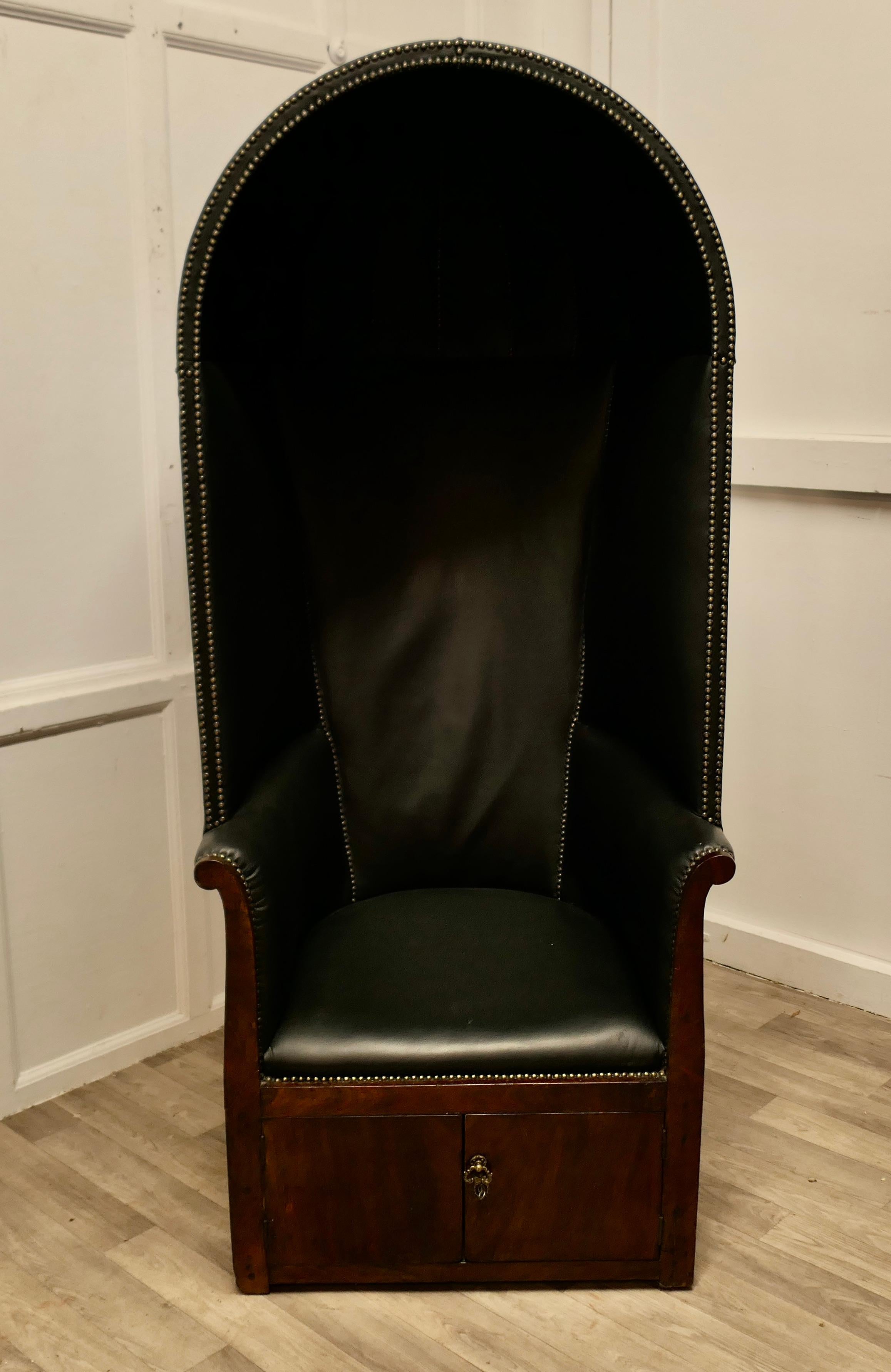 19th Century Hall Porters Chair In Good Condition For Sale In Godshill, Isle of Wight