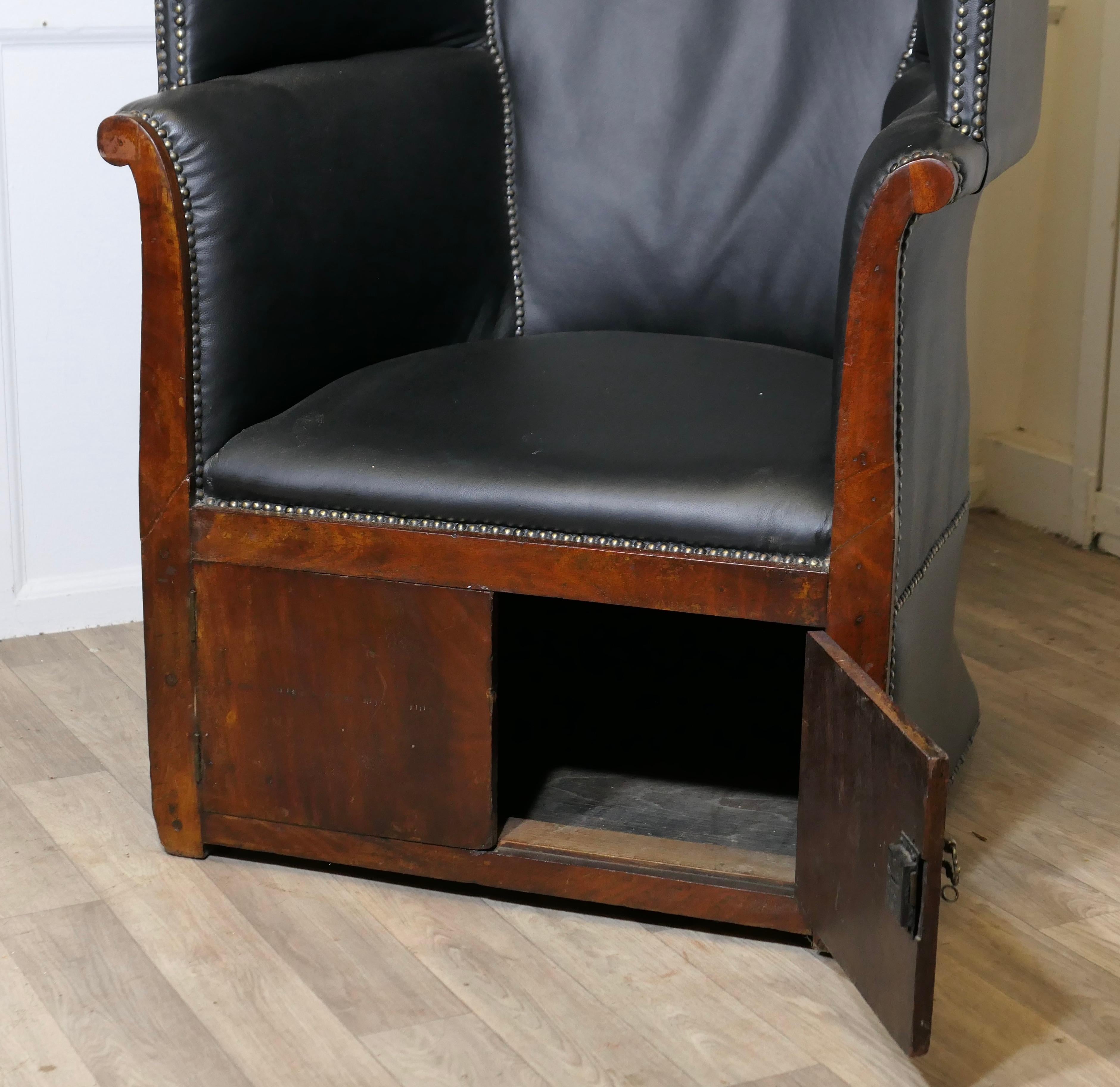 19th Century Hall Porters Chair For Sale 1