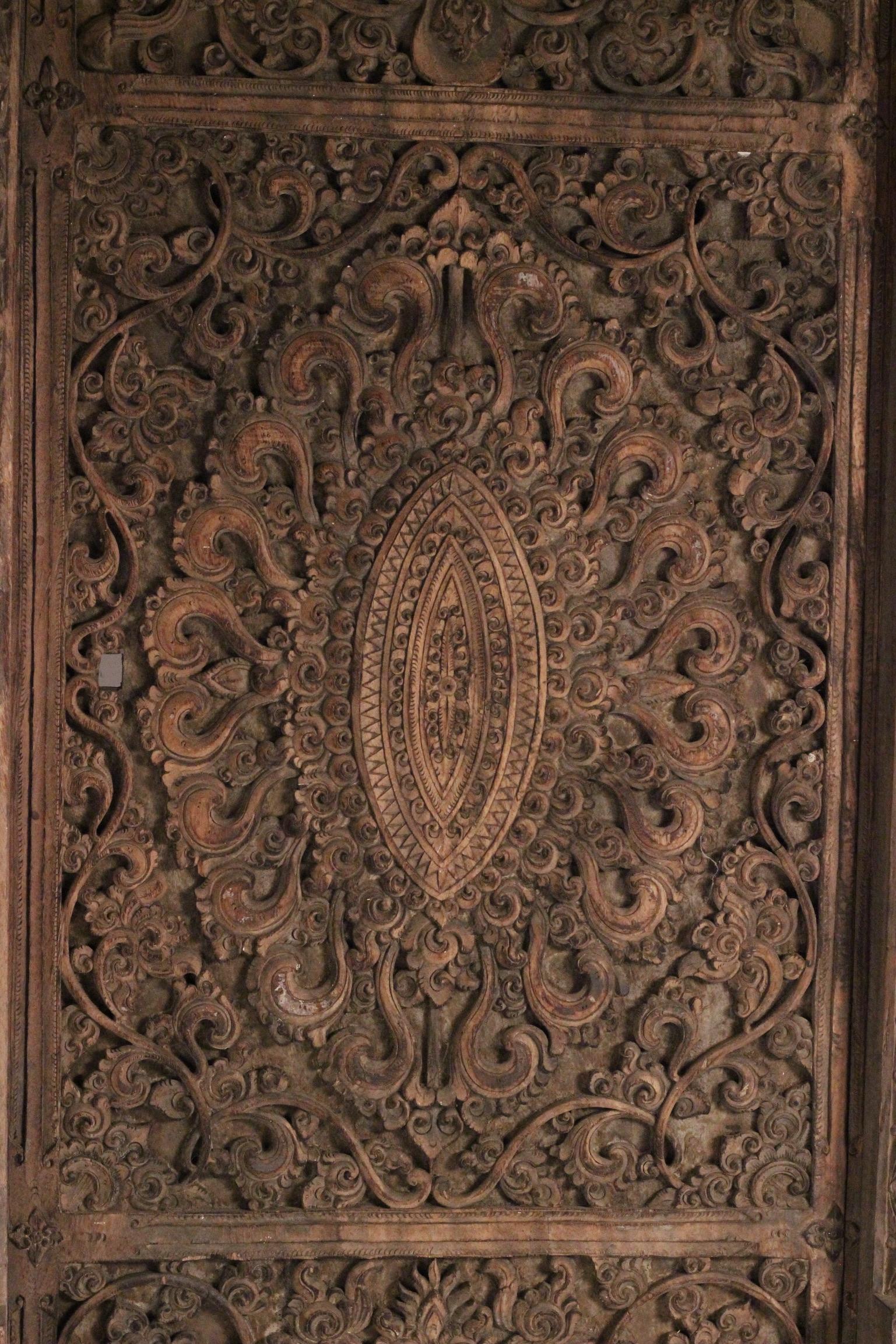 19th Century Hand Carved Balinese Temple Door In Good Condition In London, GB