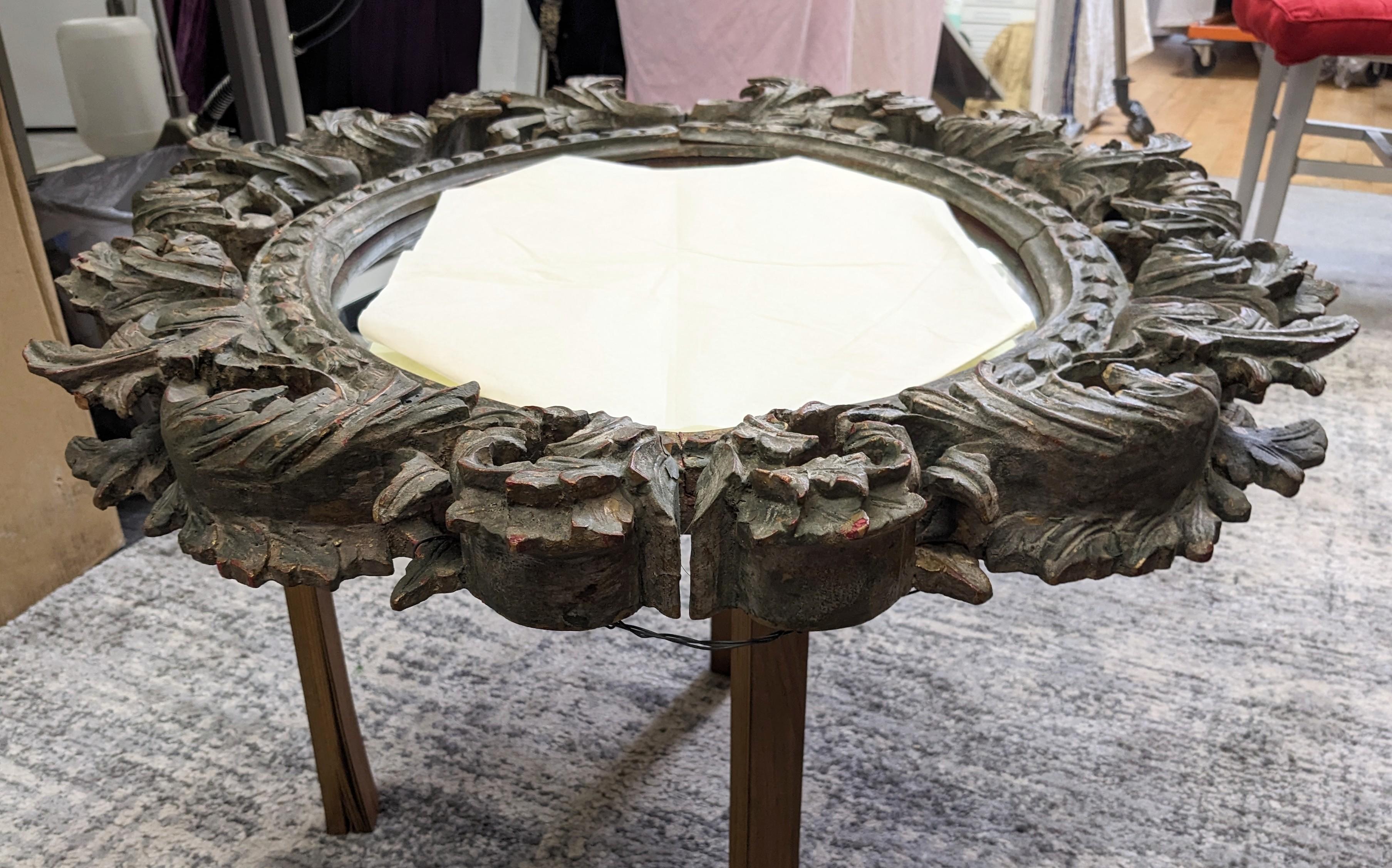 Miroir baroque sculpté à la main en vente 3