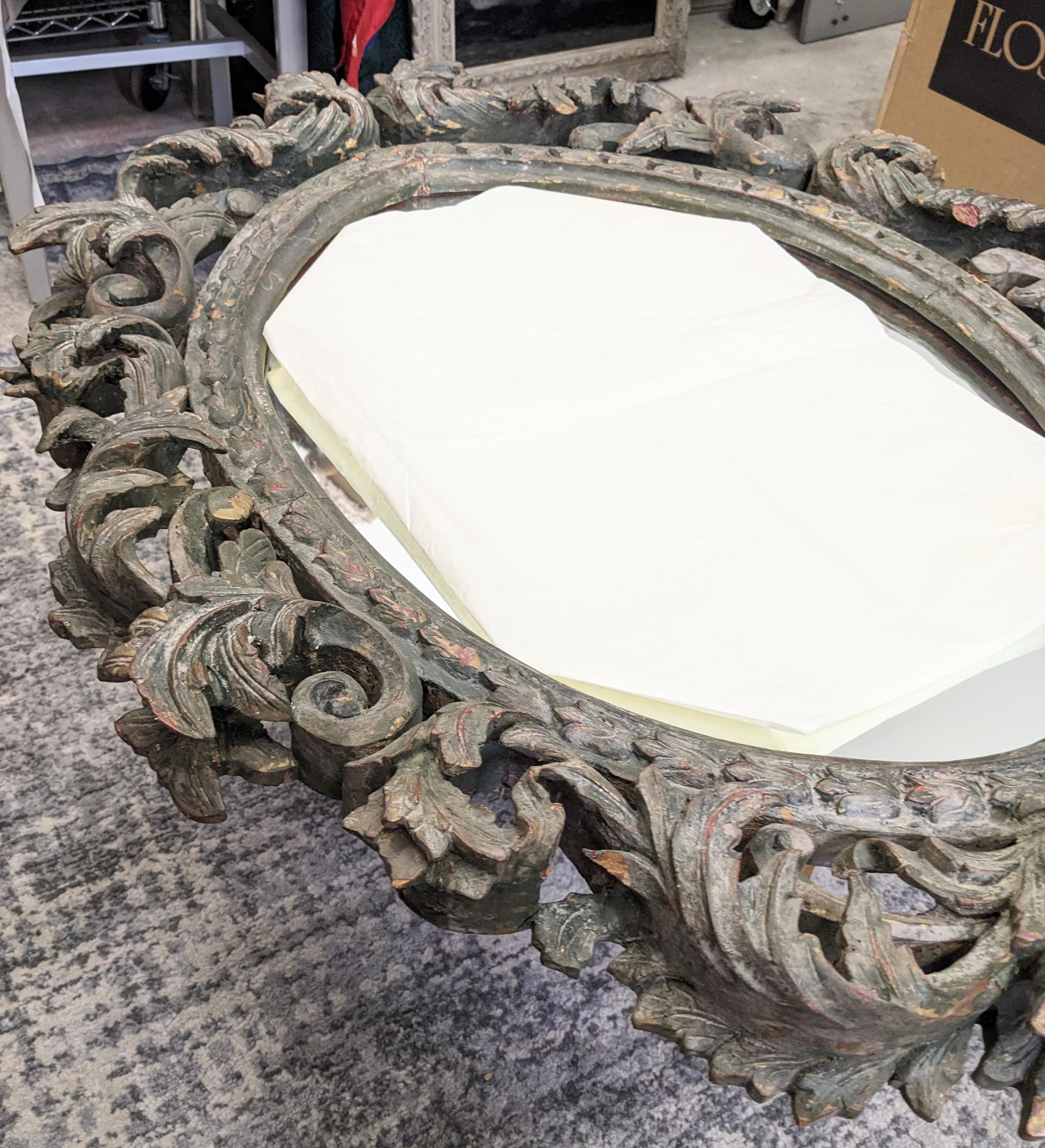 Miroir baroque sculpté à la main Bon état - En vente à Riverdale, NY