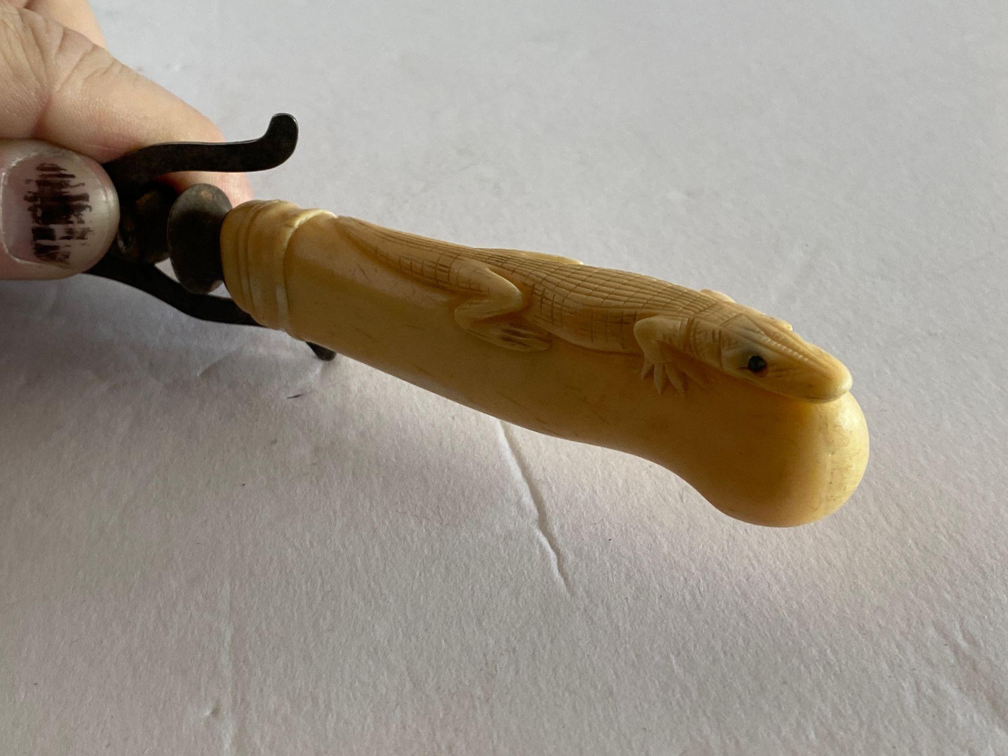 Late 19th Century 19th Century Hand-Carved Bone Alligator Handled Culinary Carving Set For Sale