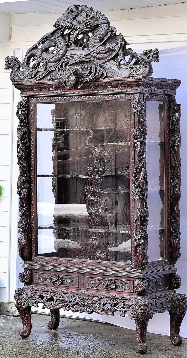 Anglo-Japanese 20th Century Hand Carved Japanese Dragon Vitrine Showcase Cabinet For Sale