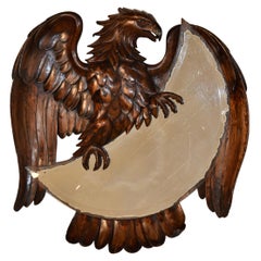 Specchio a forma di aquila intagliato a mano del XIX secolo proveniente dalla Francia