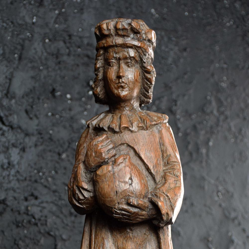 handgeschnitzte Apothekerfigur aus dem 19. Jahrhundert.
Eine seltene handgeschnitzte Apothekerfigur aus dem 19. Jahrhundert. Diese Figur deutschen Ursprungs dürfte entweder auf dem Ladentisch oder im Schaufenster einer Art Apotheke gestanden haben.