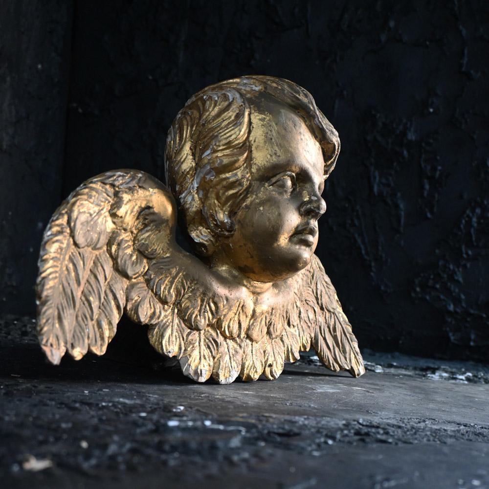 19th Century Hand Carved Gold Gilt Cherub/Putti Fragment In Good Condition For Sale In London, GB