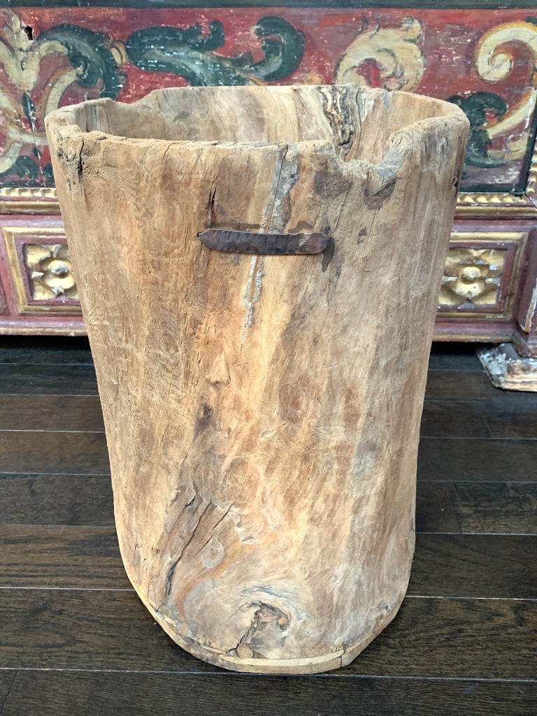19th Century Hand-Carved Hornbeam Barrel In Good Condition For Sale In New York, NY