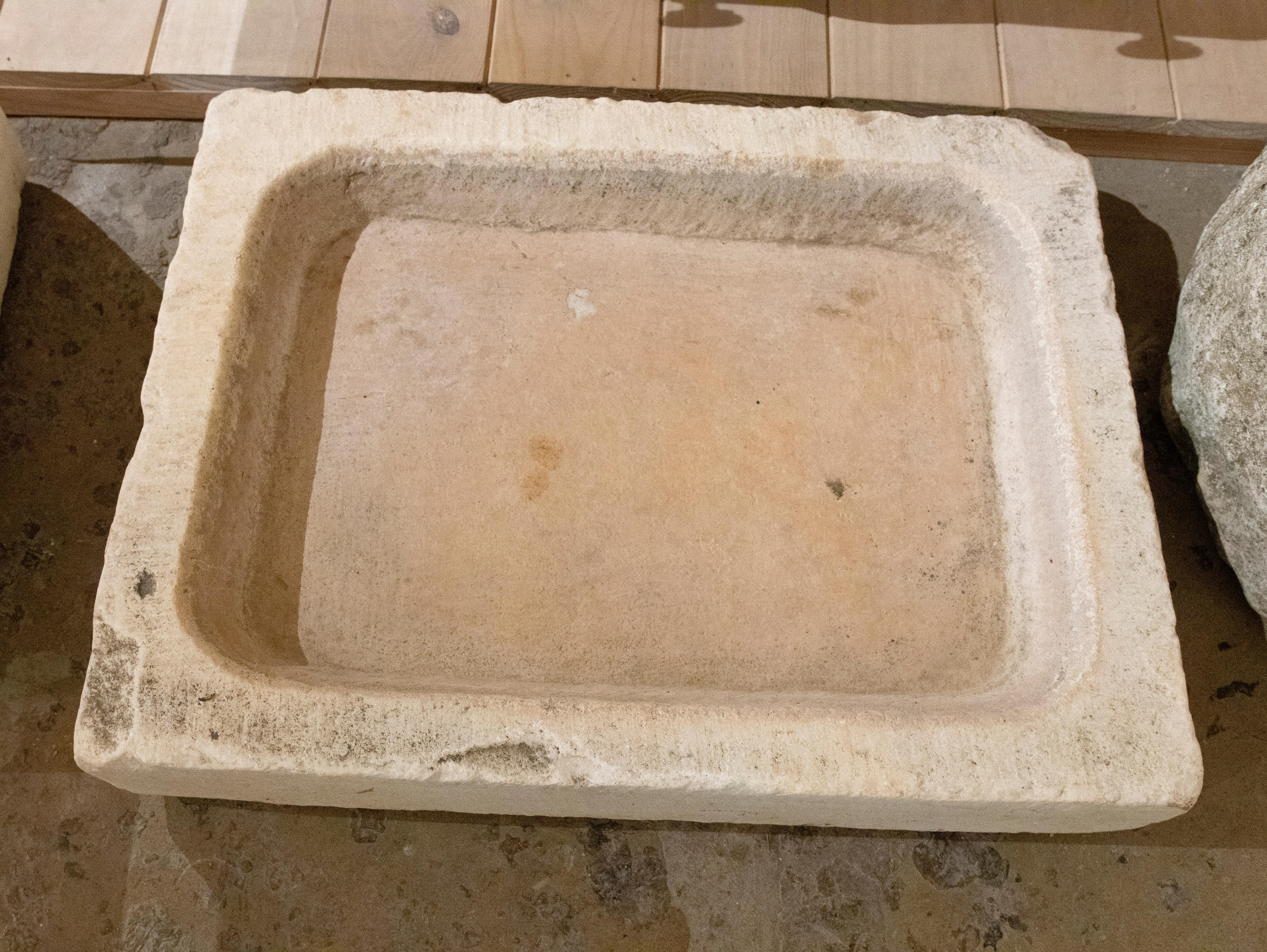 19th Century Hand-Carved Marble Wash Basin In Good Condition For Sale In Marbella, ES