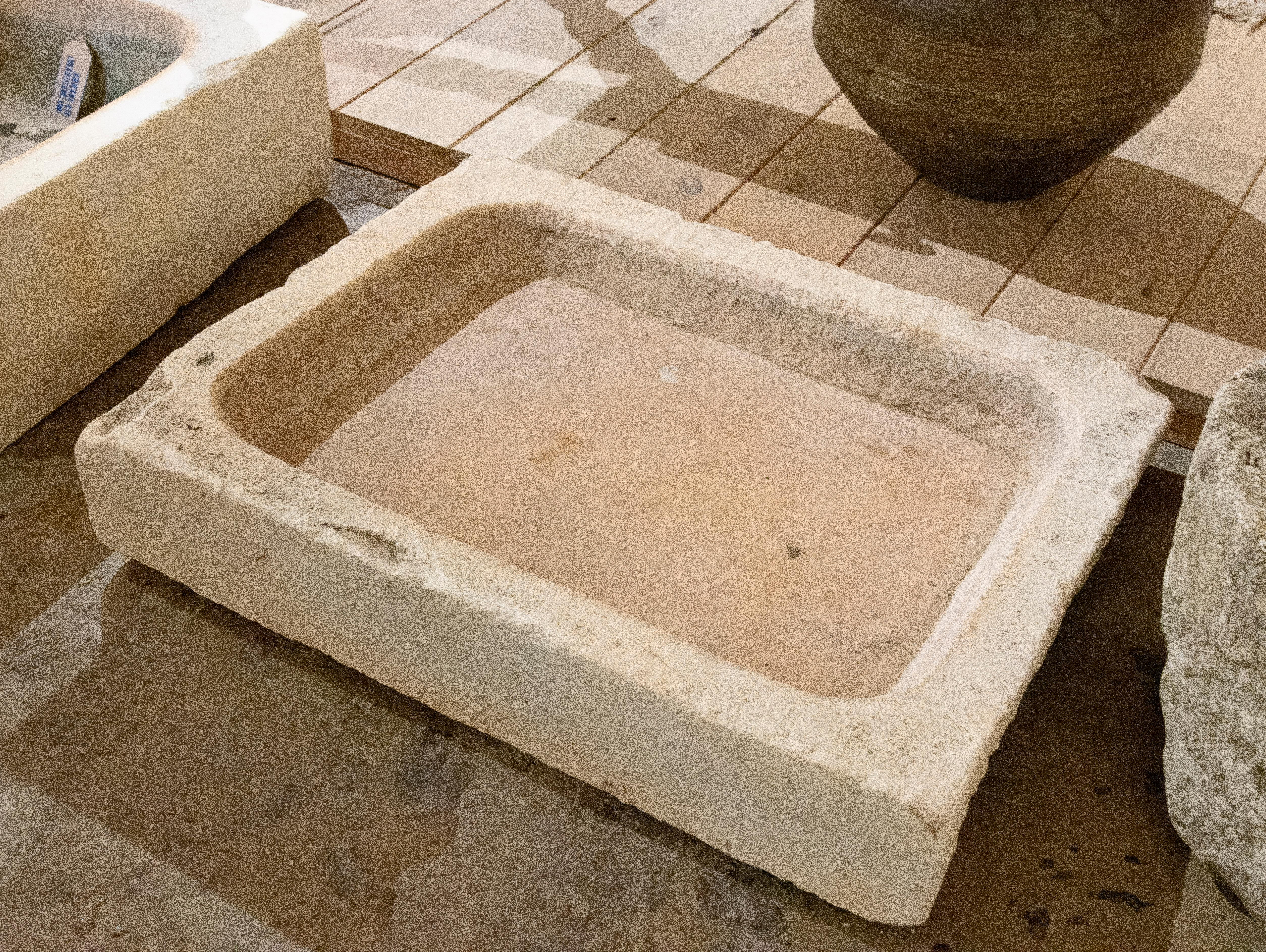 19th Century Hand-Carved Marble Wash Basin For Sale 2