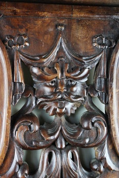 19ème siècle Chêne sculpté à la main Florentine Neo Renaissance Sgabello Fragment Italie