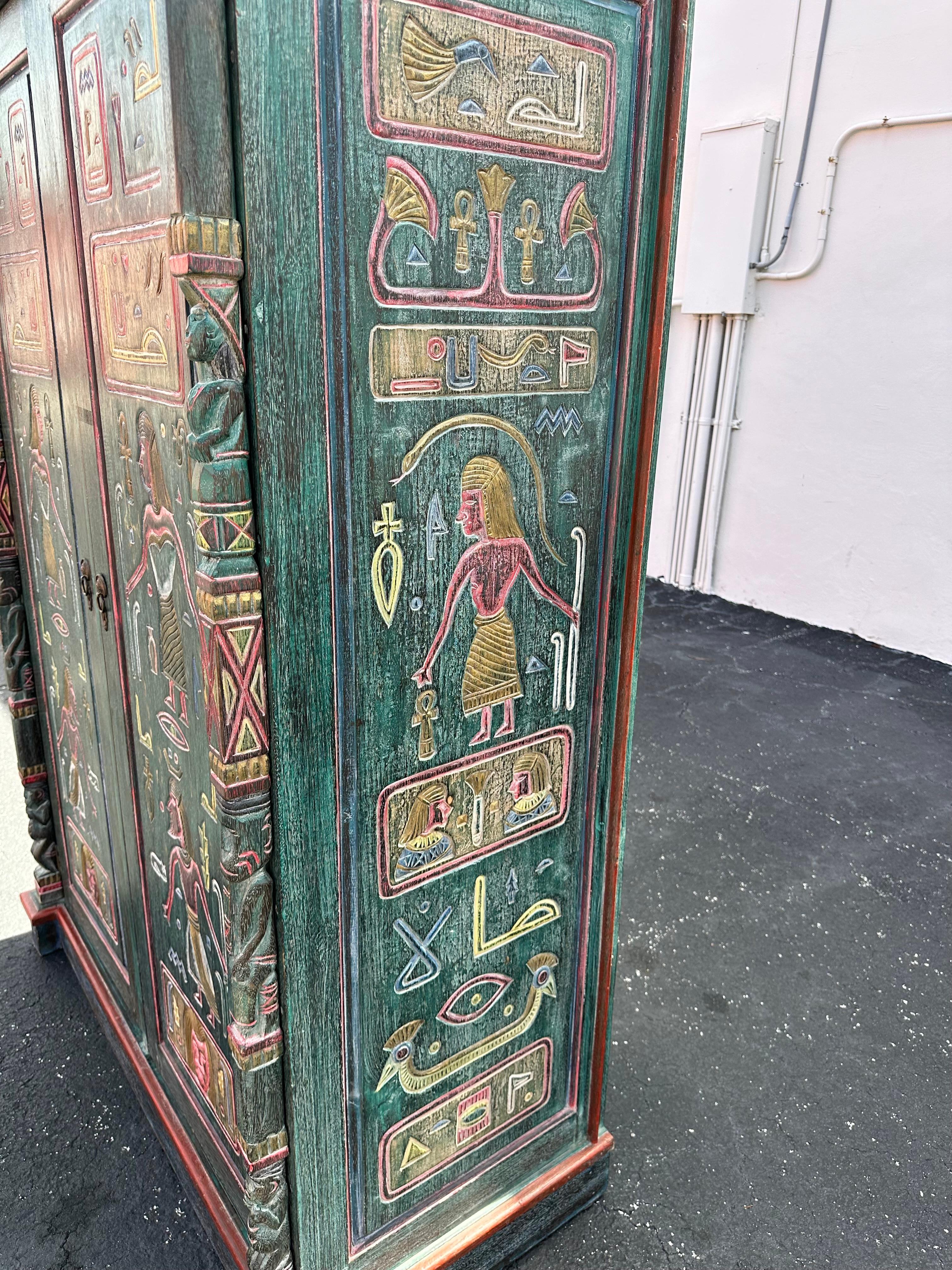 Armadio egiziano dipinto a mano del XIX secolo in Greene & Greene in vendita 5