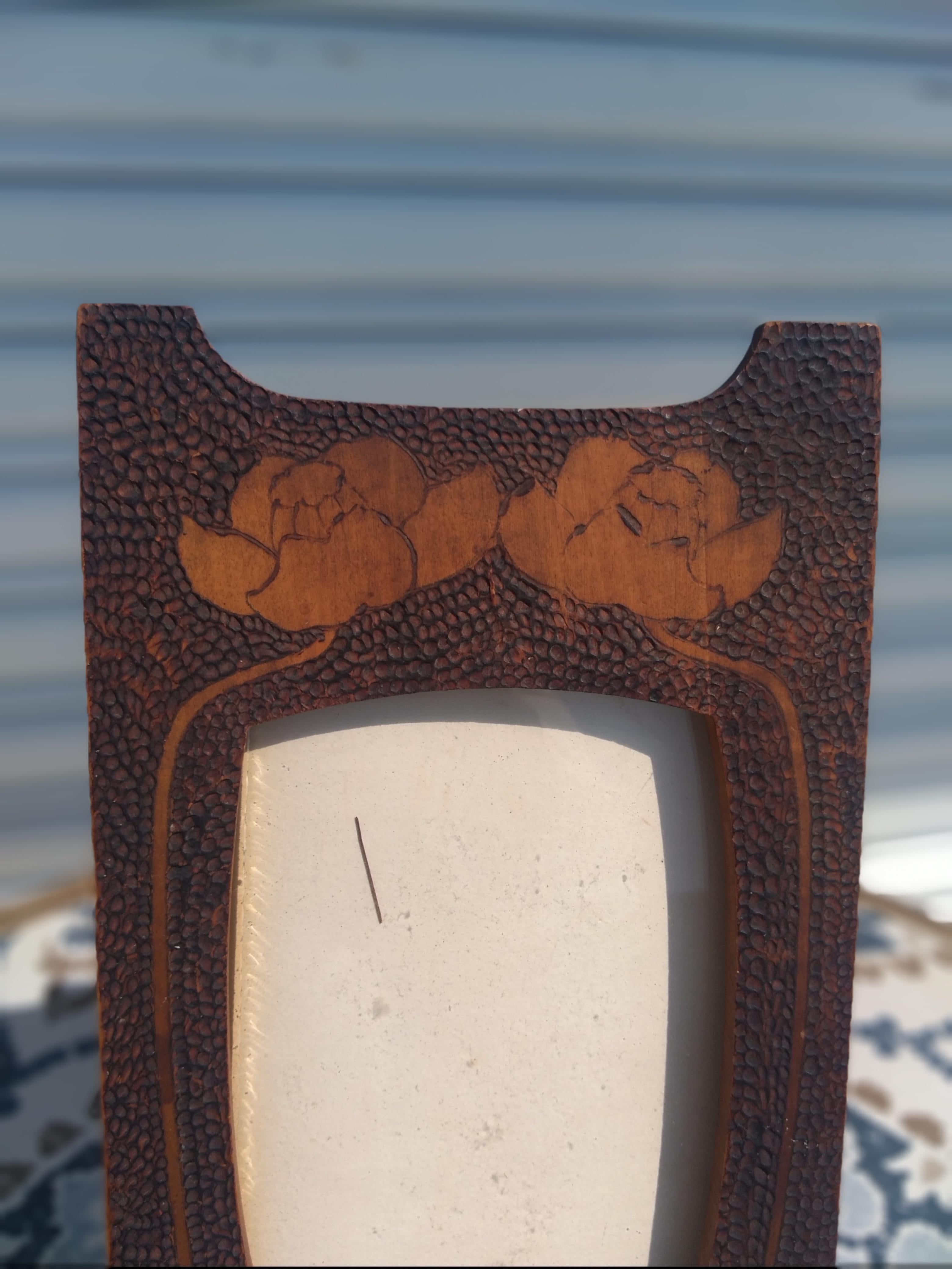 American 19th Century Art Nouveau Hand Carved Photo Picture Frame