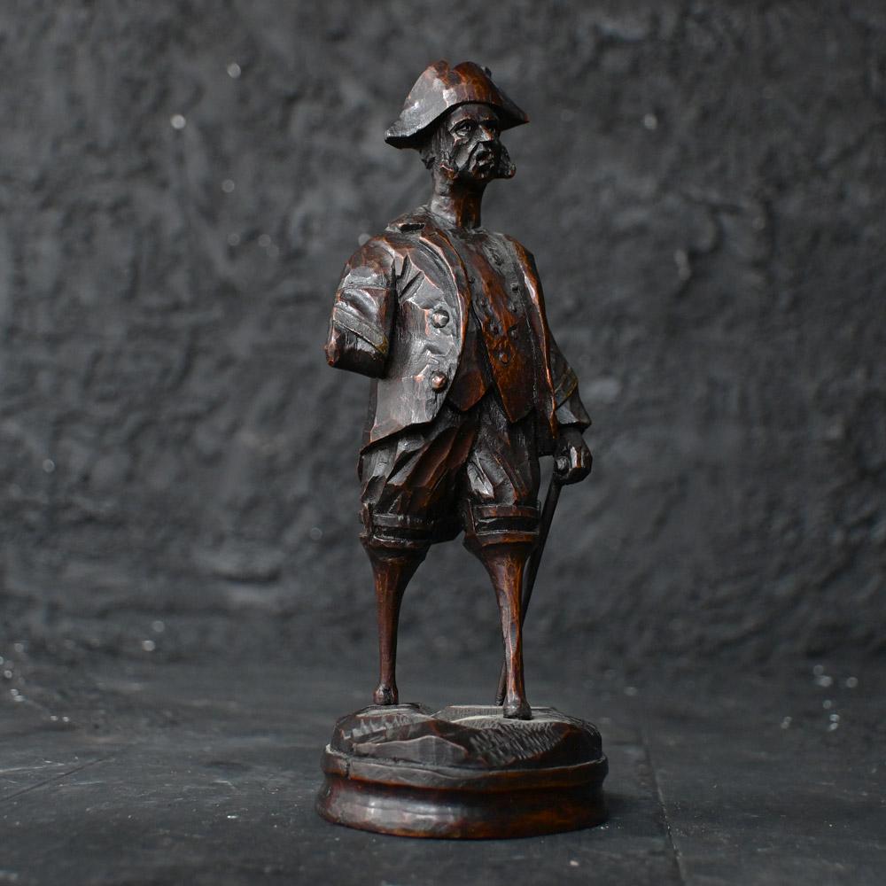 Figure de pirate du 19e siècle sculptée à la main en vente 4