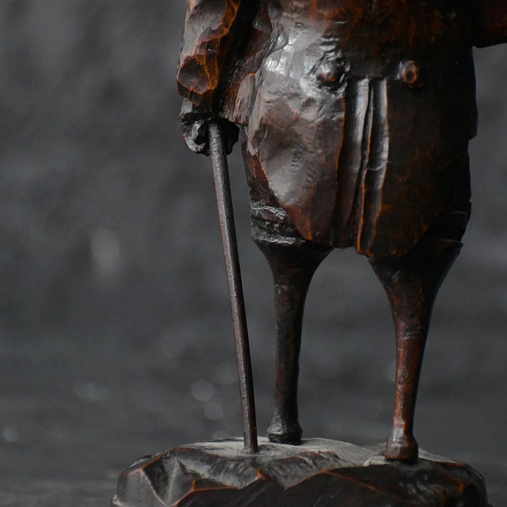 Figure de pirate du 19e siècle sculptée à la main en vente 1