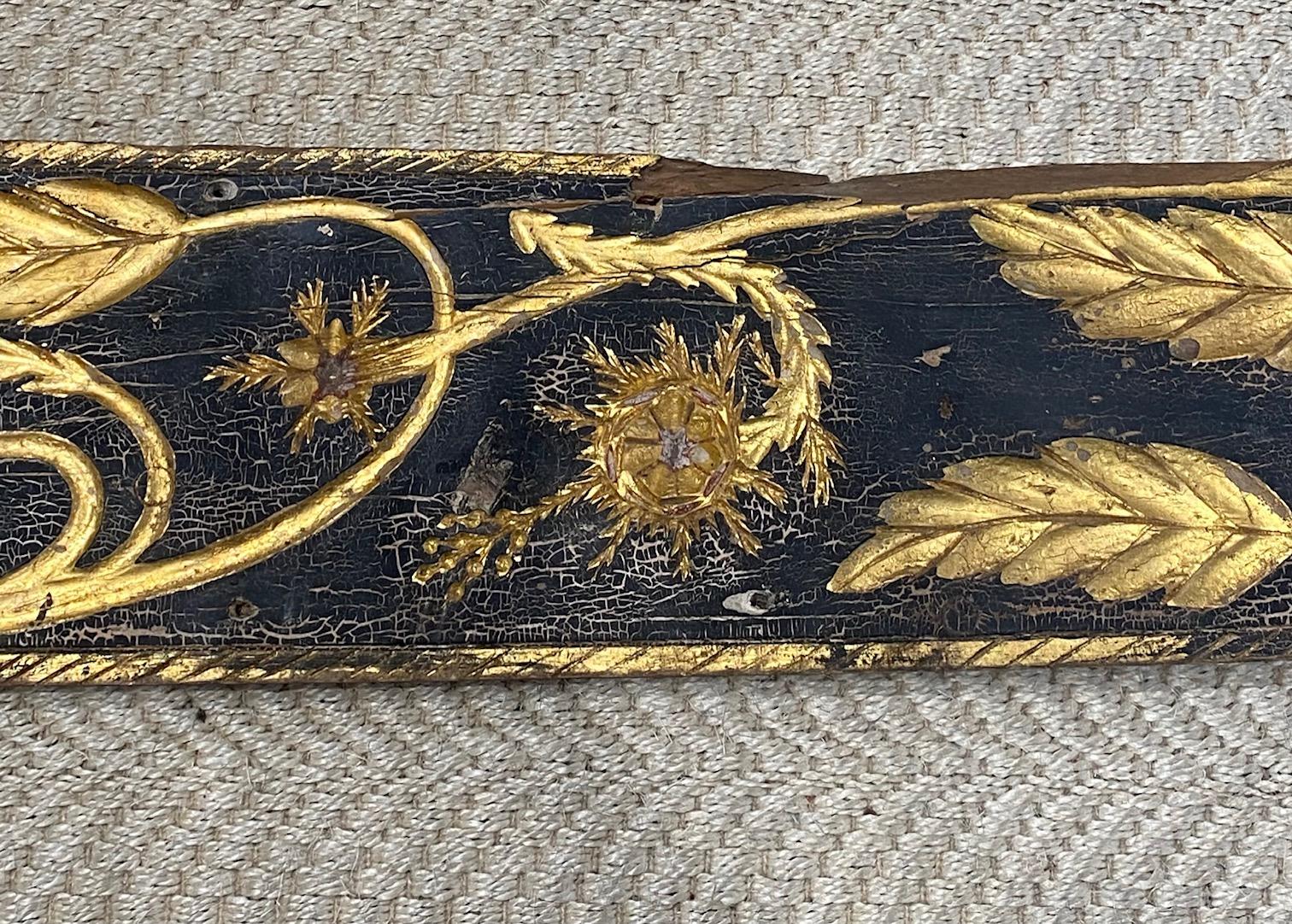 19. Jahrhundert Hand geschnitzt Ship's geschnitzt und vergoldet Trailboard (amerikanisch) im Angebot