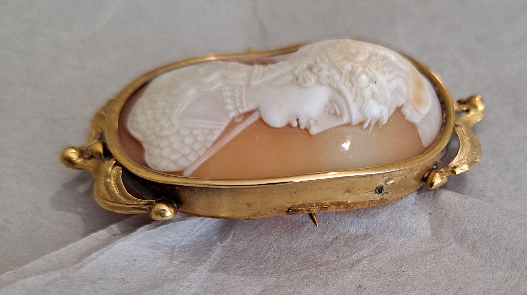 19th Century Hand-Carved Soldier Cameo In Good Condition For Sale In San Francisco, CA