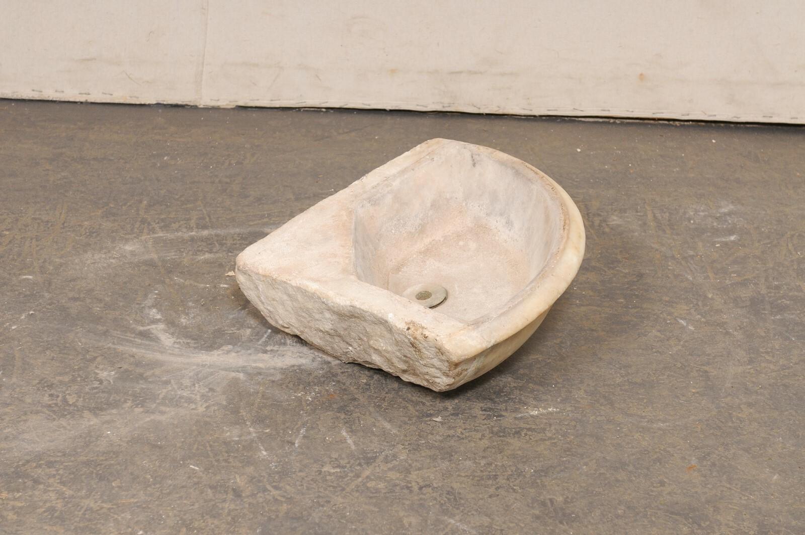 Pierre Évier d'angle en pierre du XIXe siècle, sculpté à la main, provenant d'Espagne en vente