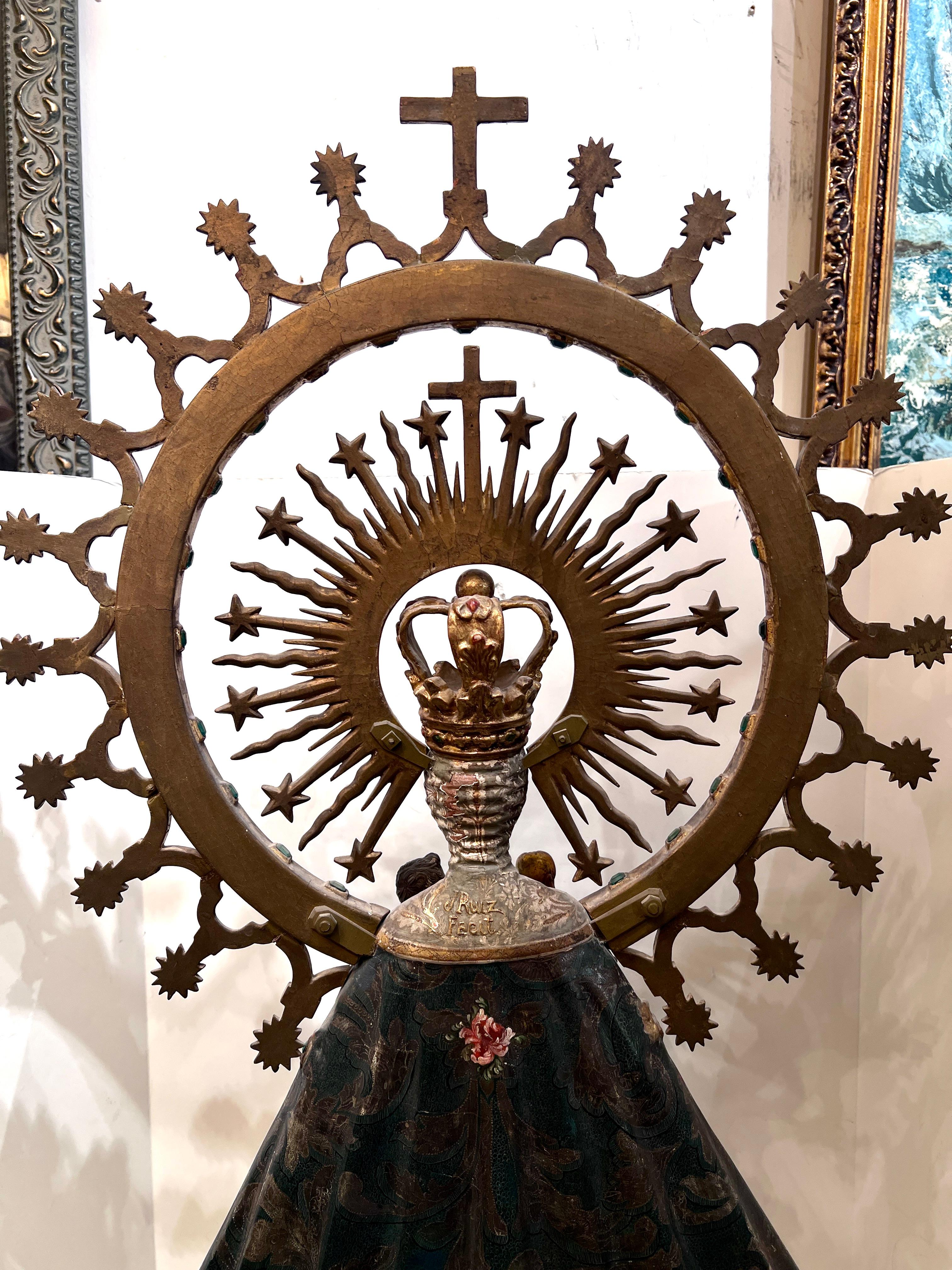 « Virgen de Atocha », sculpté à la main au 19ème siècle, avec bijoux et chérubins incrustés en vente 8
