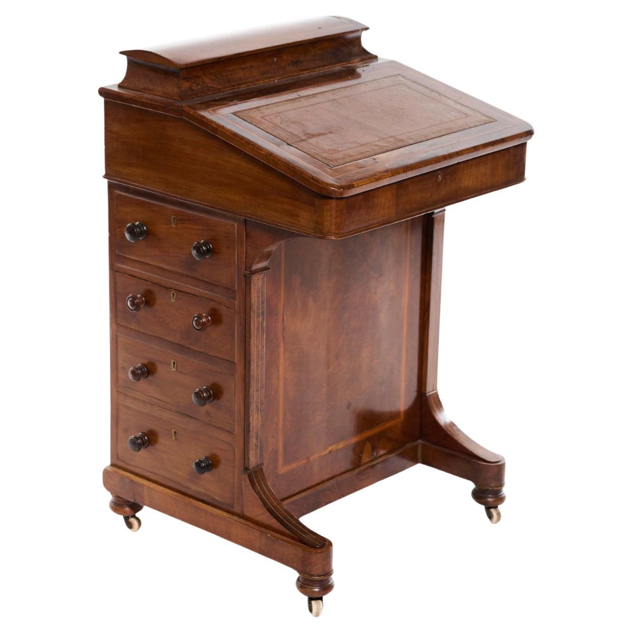 Handgeschnitzter Davenport-Schreibtisch aus Nussbaumholz aus dem 19. Jahrhundert, hergestellt in England