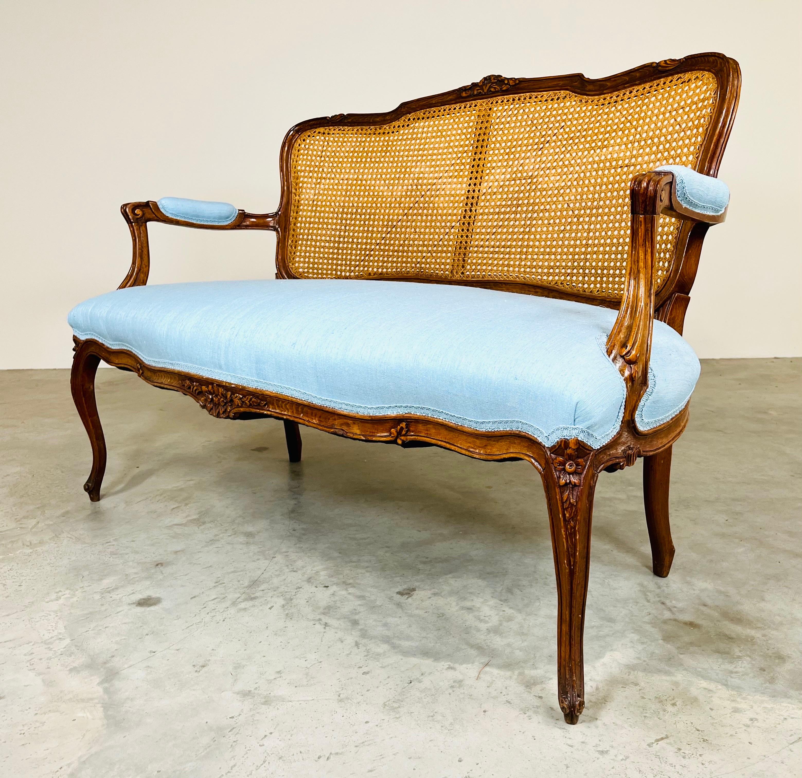 19th Century Hand Carved Walnut Louis XV Settee or Bench with Silk Upholstery For Sale 5