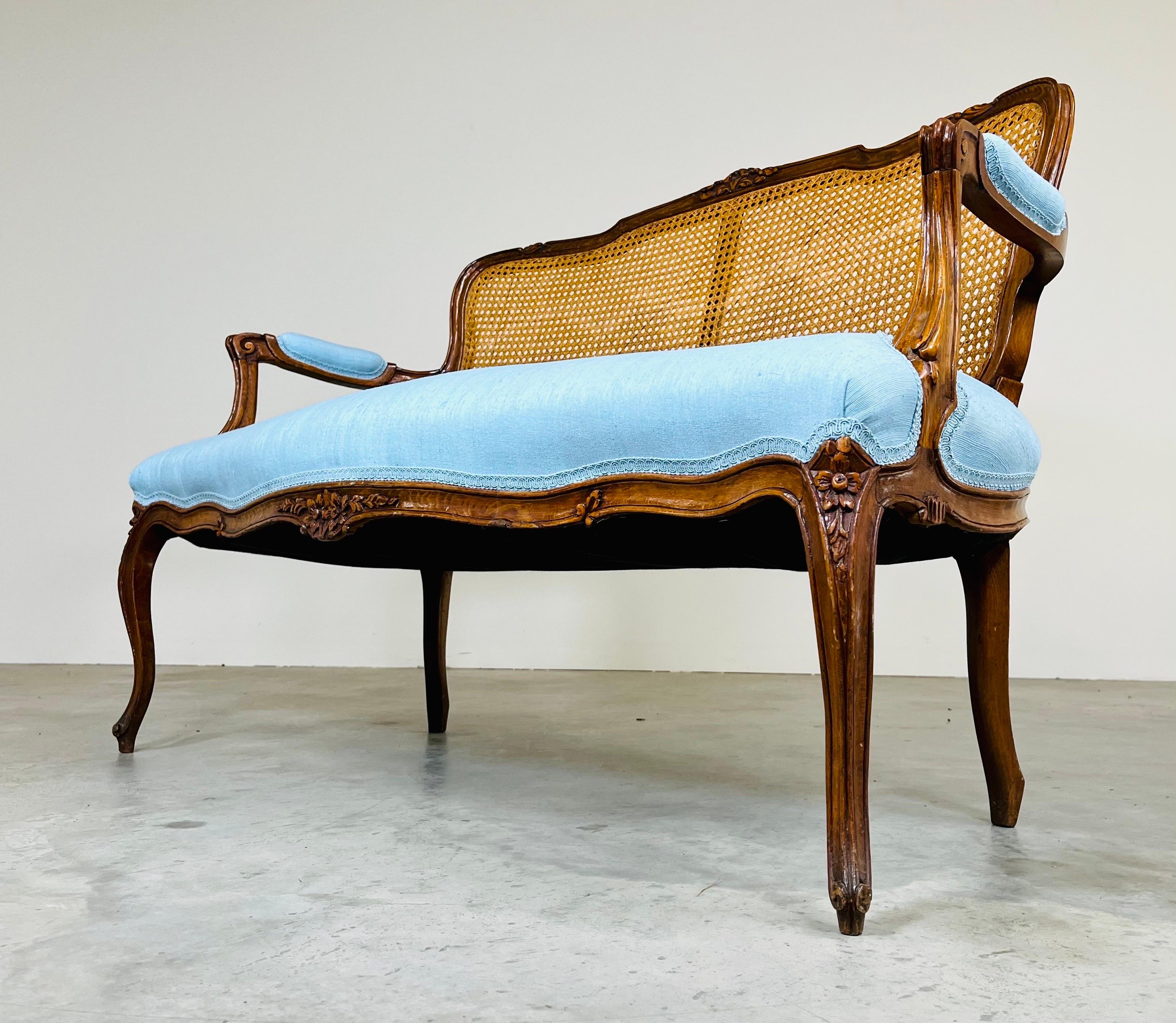 19th Century Hand Carved Walnut Louis XV Settee or Bench with Silk Upholstery For Sale 6