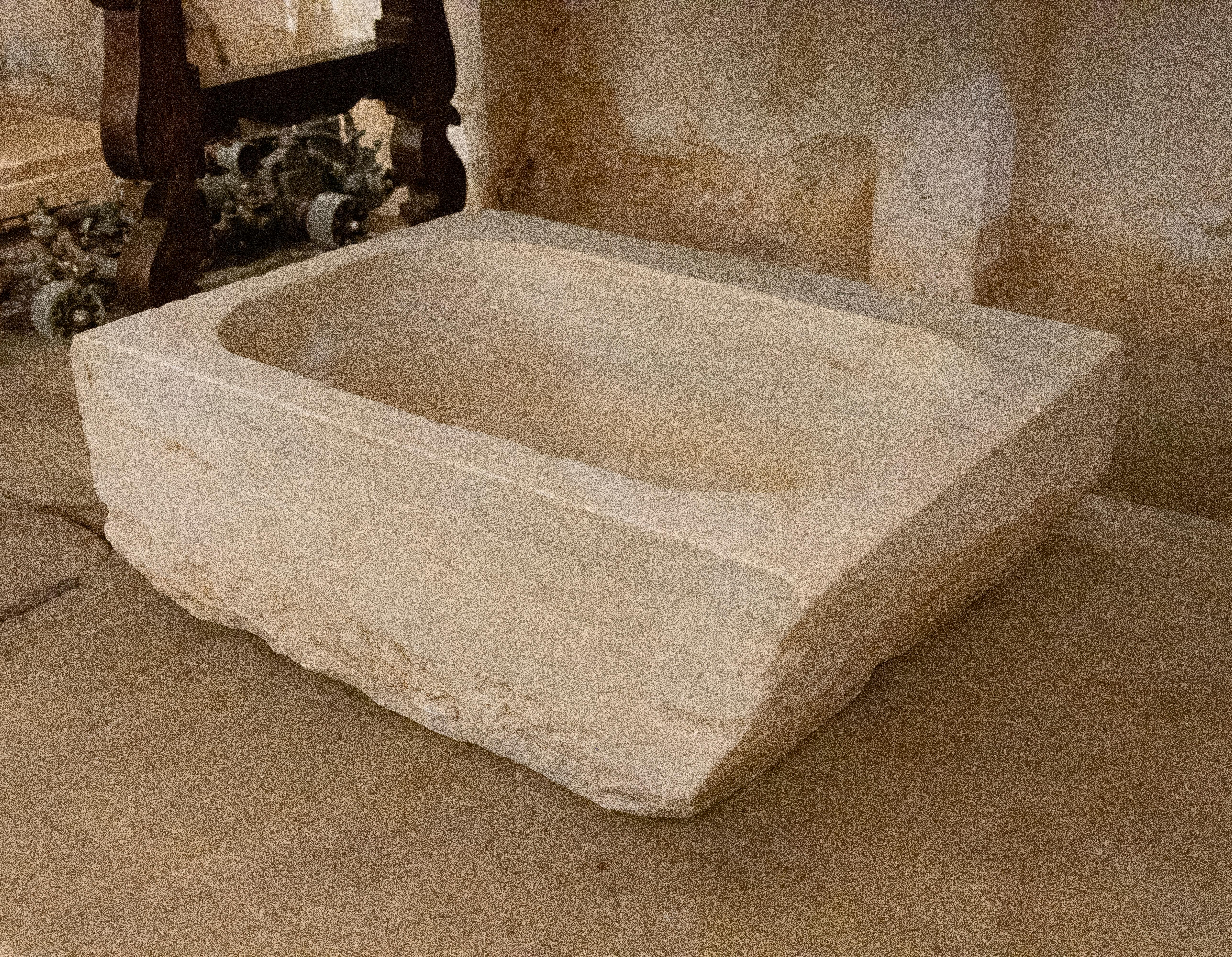 Spanish 19th Century Hand-Carved White Marble Washbasin For Sale