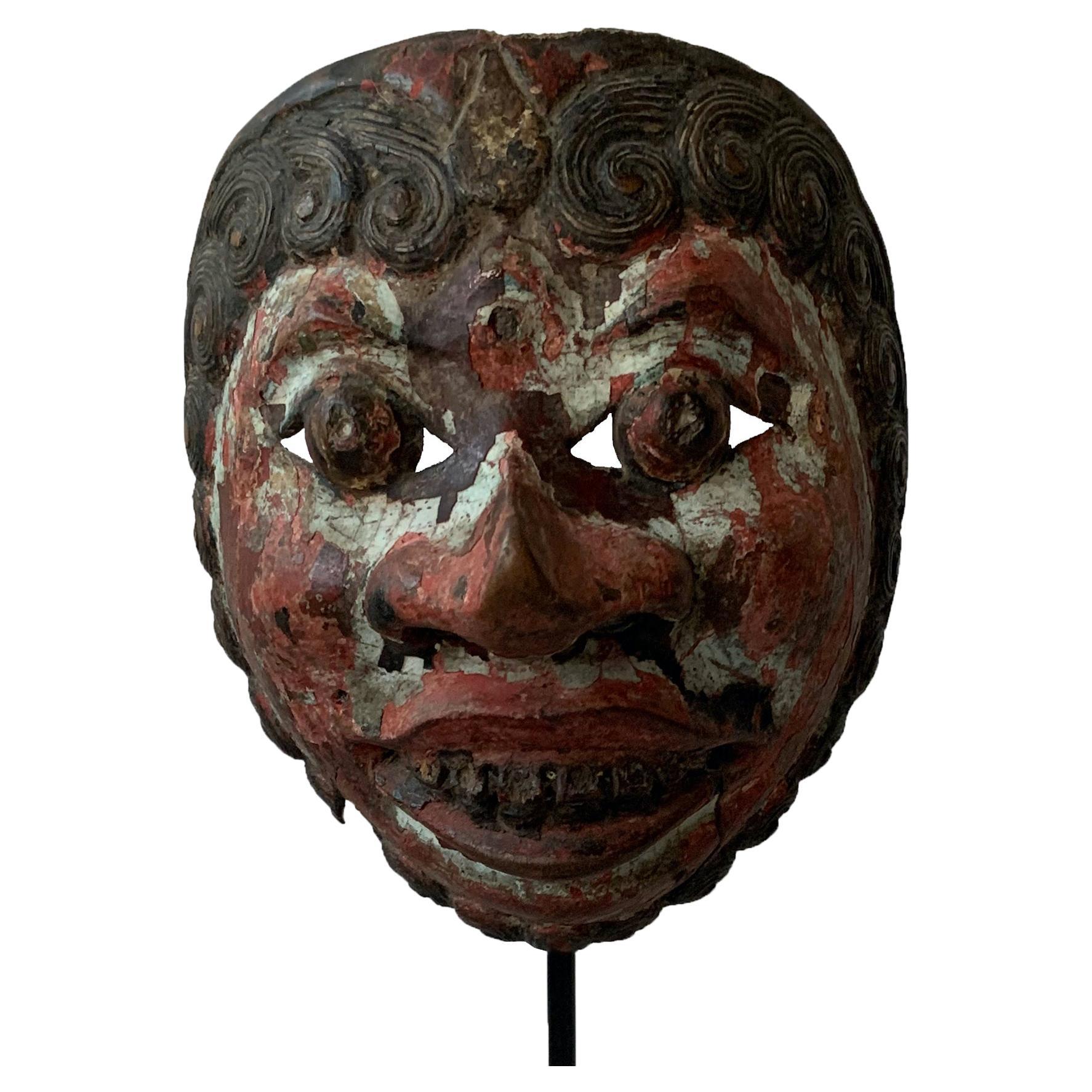 Masque de théâtre jamanaise Wayang Topeng du 19ème siècle en bois sculpté à la main, Indonésie