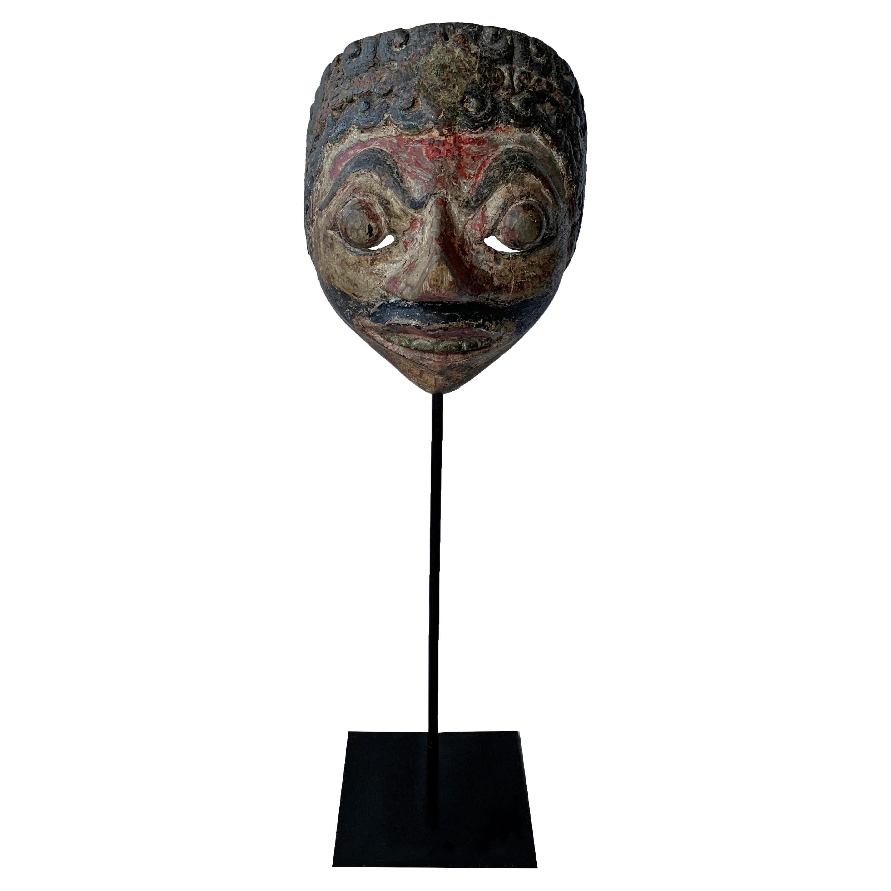Maschera teatrale giavanese "Wayang Topeng" intagliata a mano del XIX secolo, Indonesia