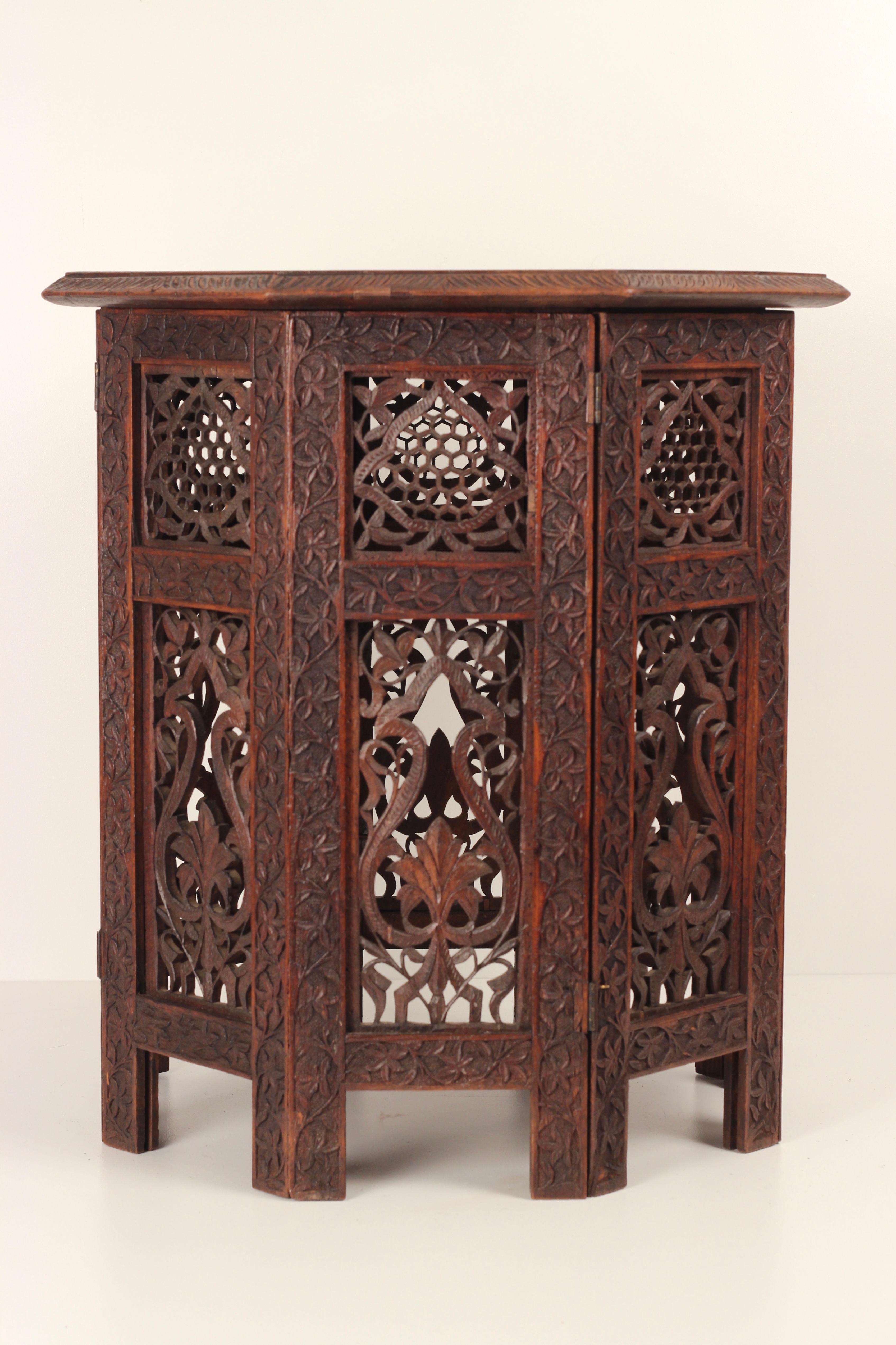 Boho Chic style 19th Century Hand Carved Wooden Moorish Octagonal Table In Good Condition For Sale In London, GB