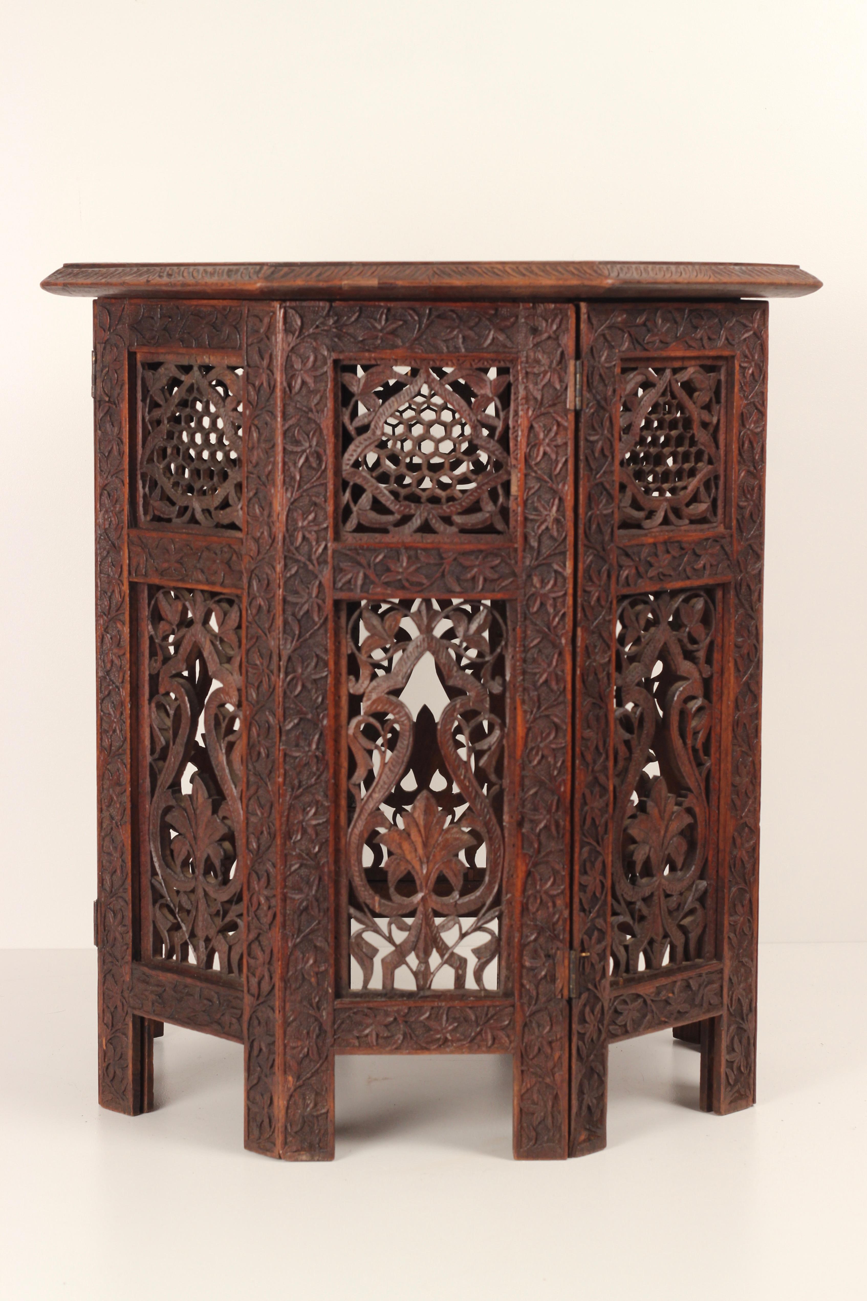 Boho Chic style 19th Century Hand Carved Wooden Moorish Octagonal Table In Good Condition In London, GB