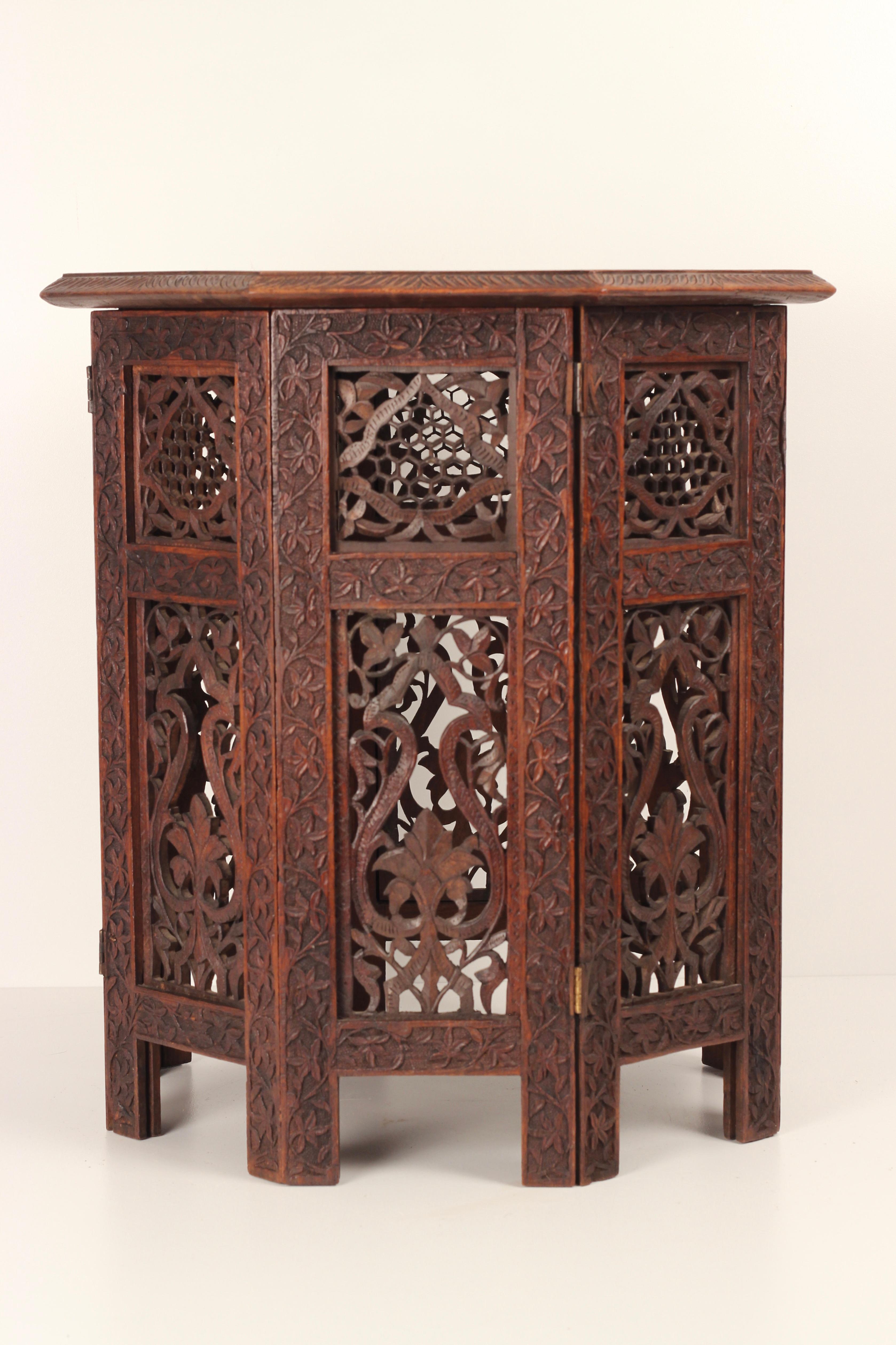 Boho Chic style 19th Century Hand Carved Wooden Moorish Octagonal Table For Sale 1