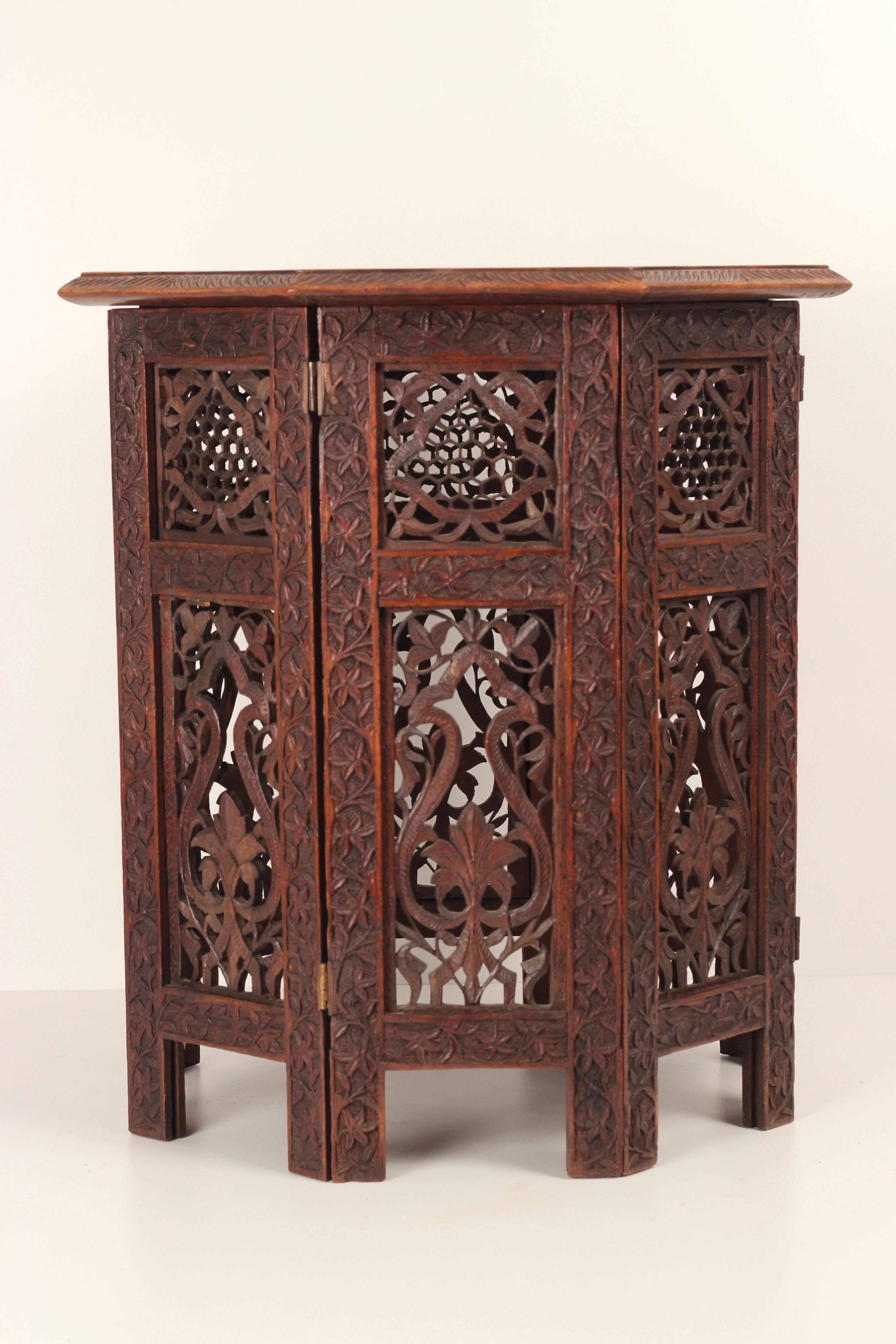 Boho Chic style 19th Century Hand Carved Wooden Moorish Octagonal Table For Sale 2