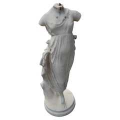 Torso di fanciulla vittoriana in marmo cesellato a mano del XIX secolo