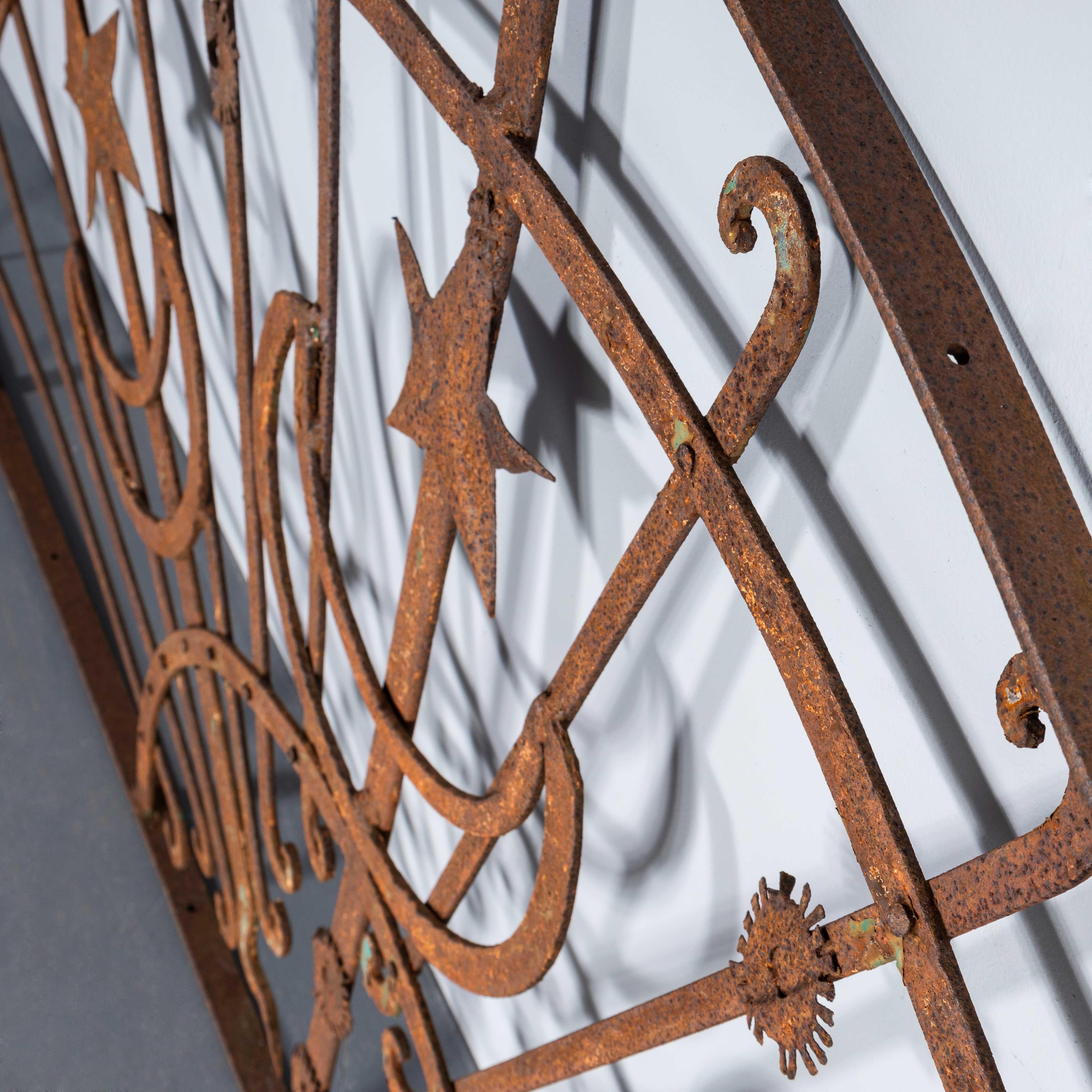XIXe siècle Arche de porte de portail en fer forgé à la main du 19ème siècle (1538)