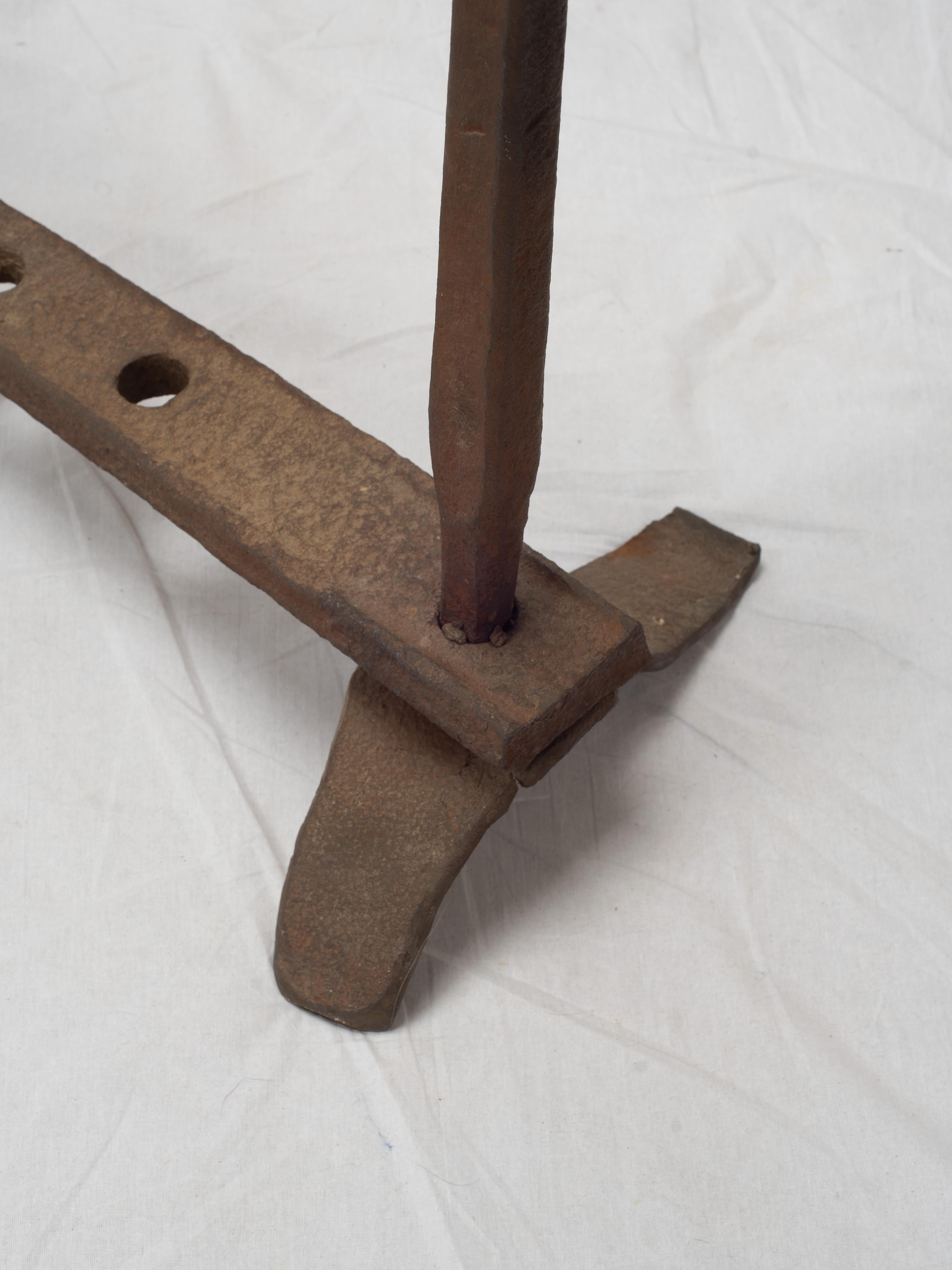 19th Century Hand Forged Spanish Blackened Iron Hearth Warmer im Angebot 3