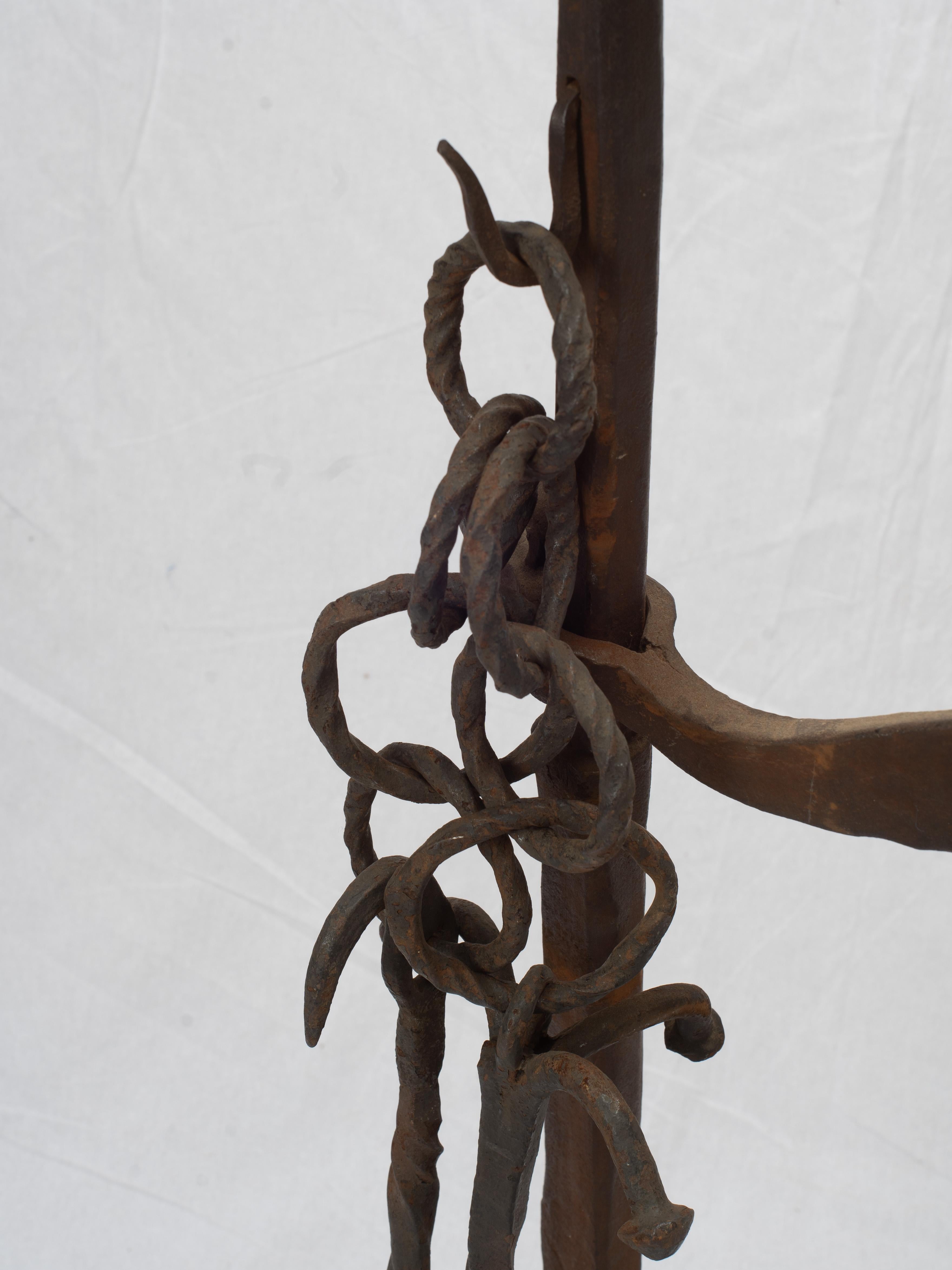 19th Century Hand Forged Spanish Blackened Iron Hearth Warmer im Angebot 4