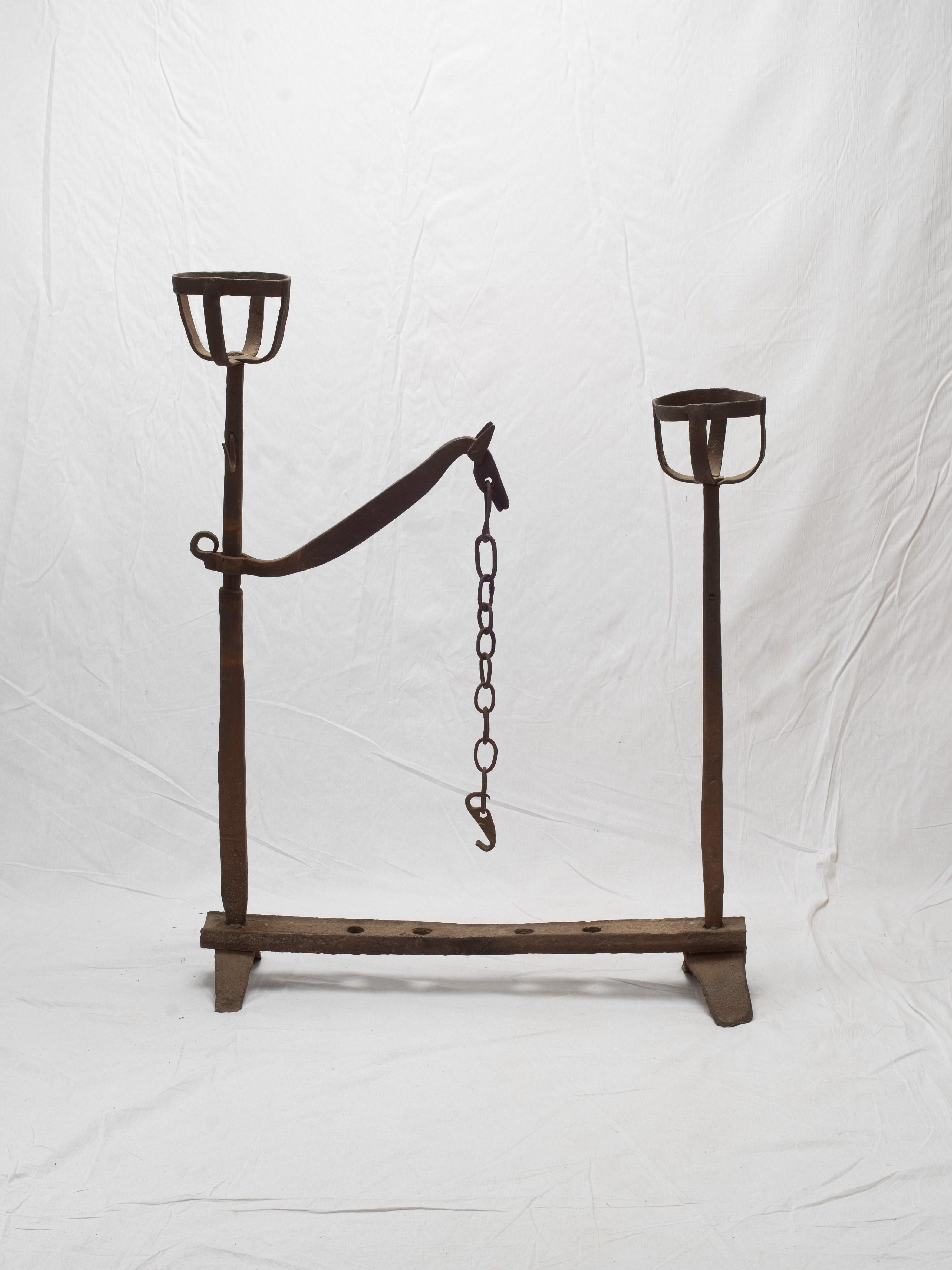 19th Century Hand Forged Spanish Blackened Iron Hearth Warmer (Geschmiedet) im Angebot