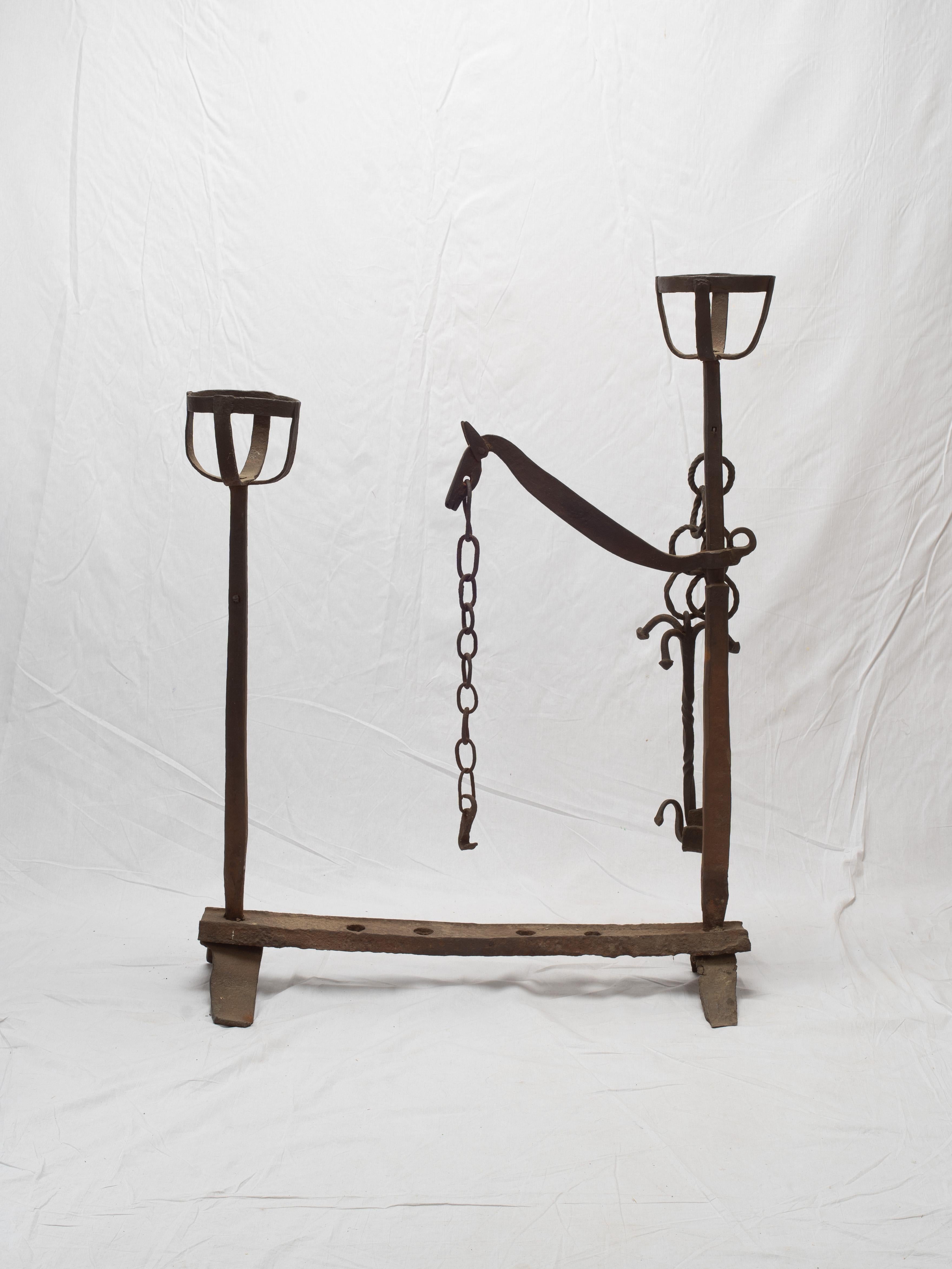 19th Century Hand Forged Spanish Blackened Iron Hearth Warmer (Eisen) im Angebot