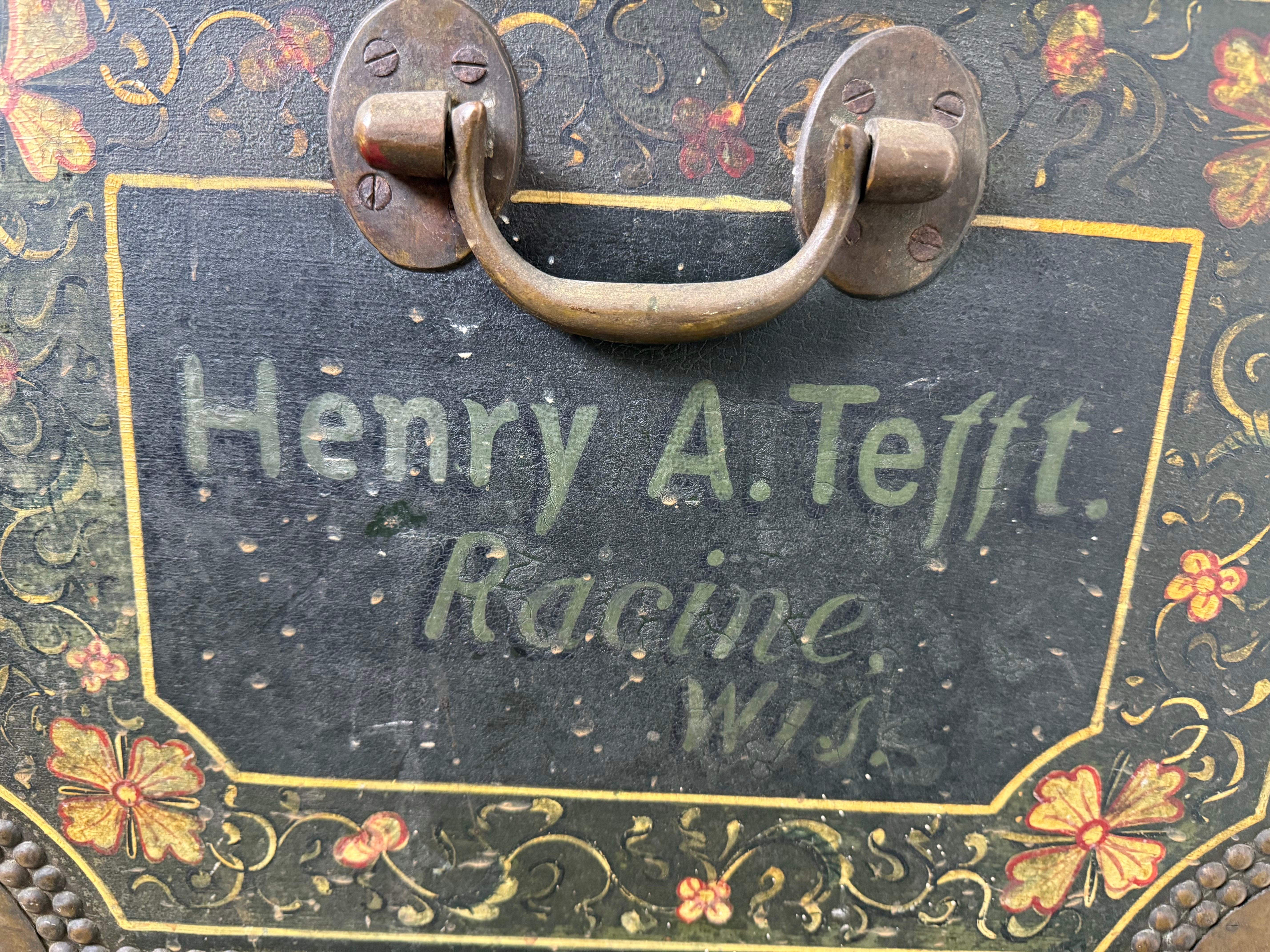 19th century hand-painted American immigrant trunk For Sale 7