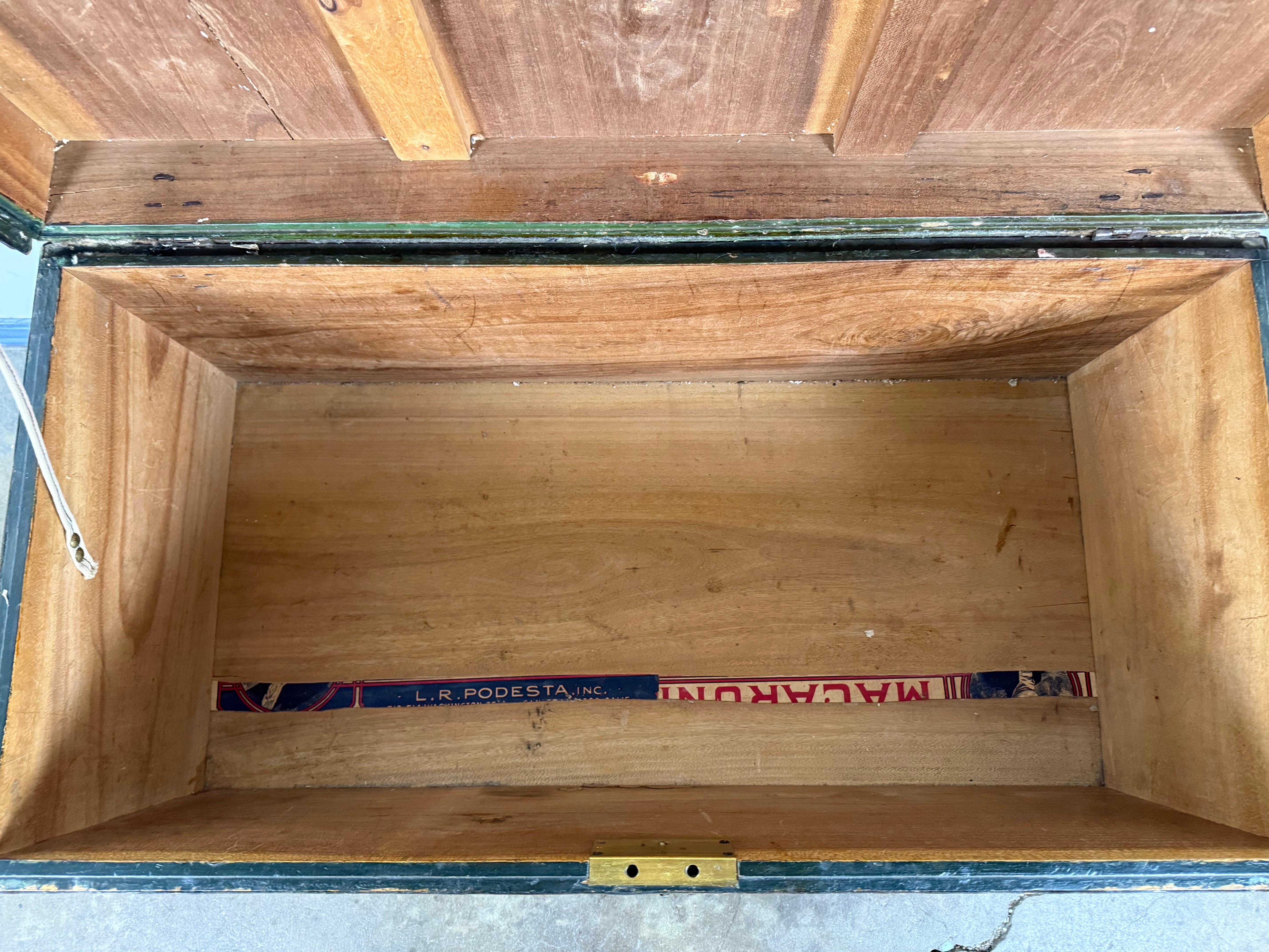 19th century hand-painted American immigrant trunk For Sale 10