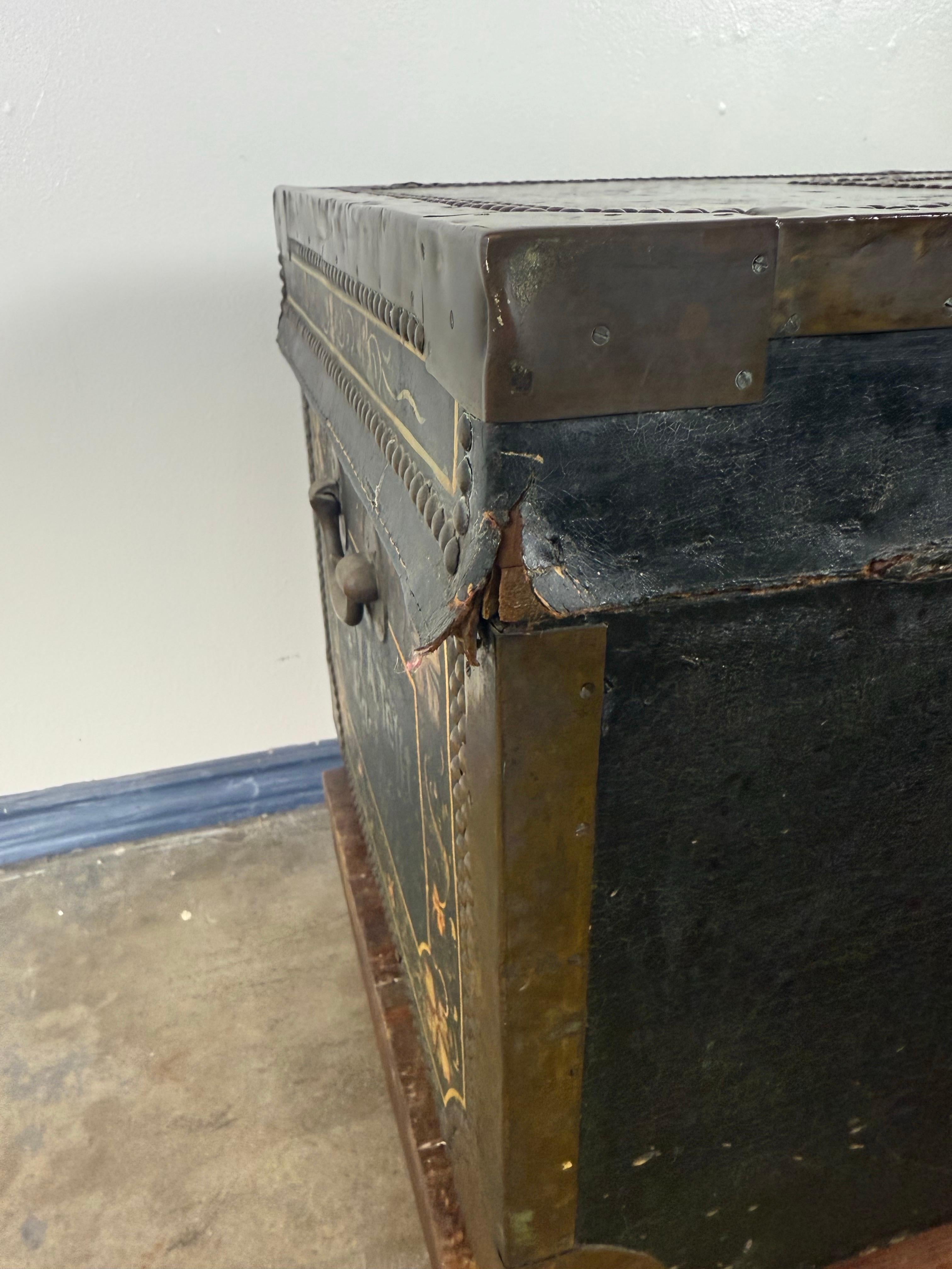 19th century hand-painted American immigrant trunk For Sale 12
