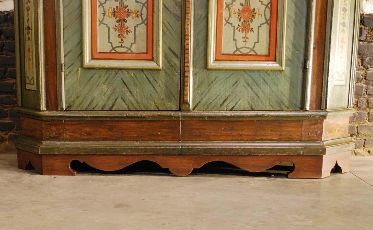 19th Century Hand Painted Austrian Two-Door Wedding Cabinet 9