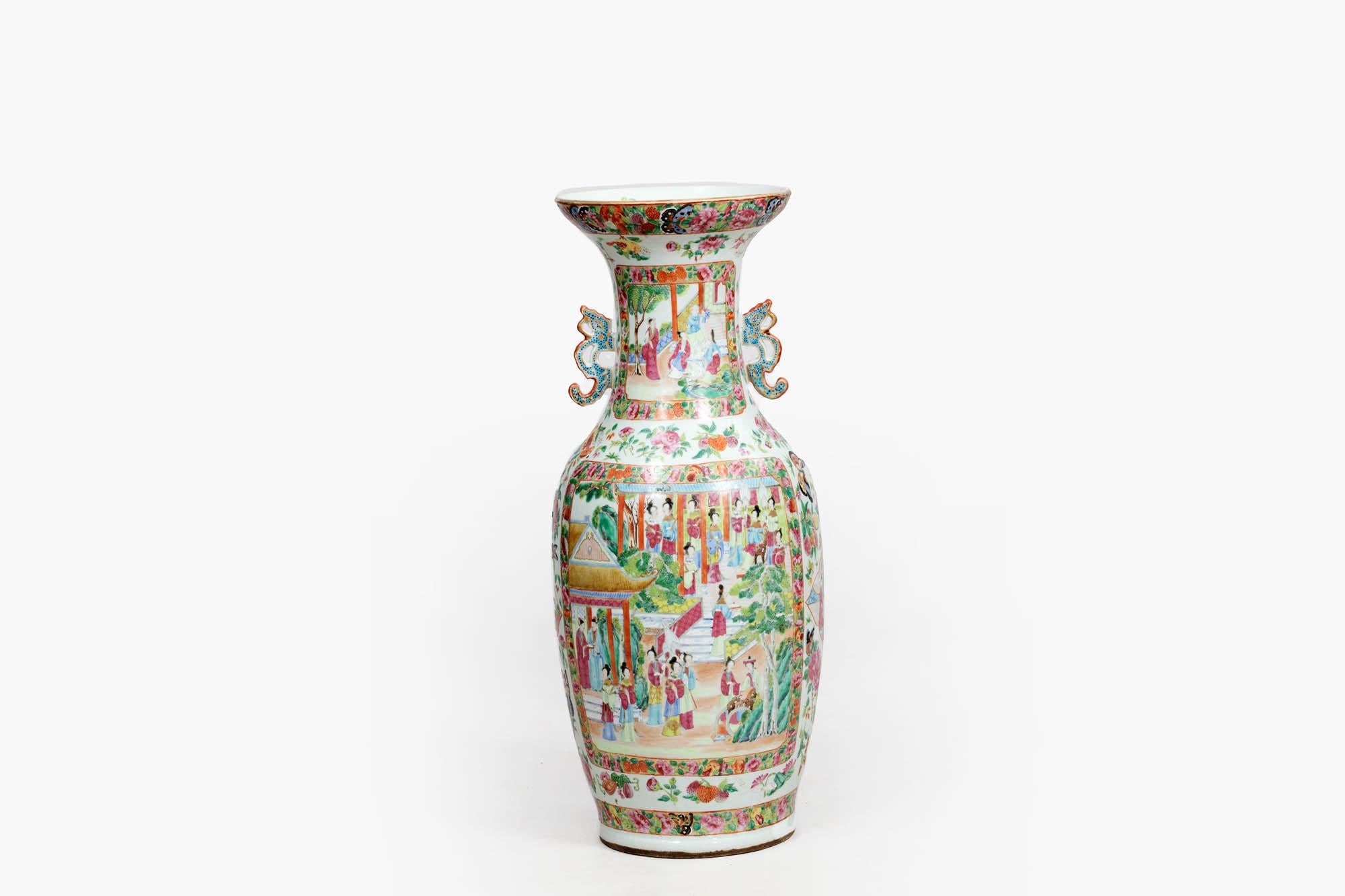Handbemalte kantonische Vase aus dem 19. Jahrhundert (Chinesischer Export) im Angebot