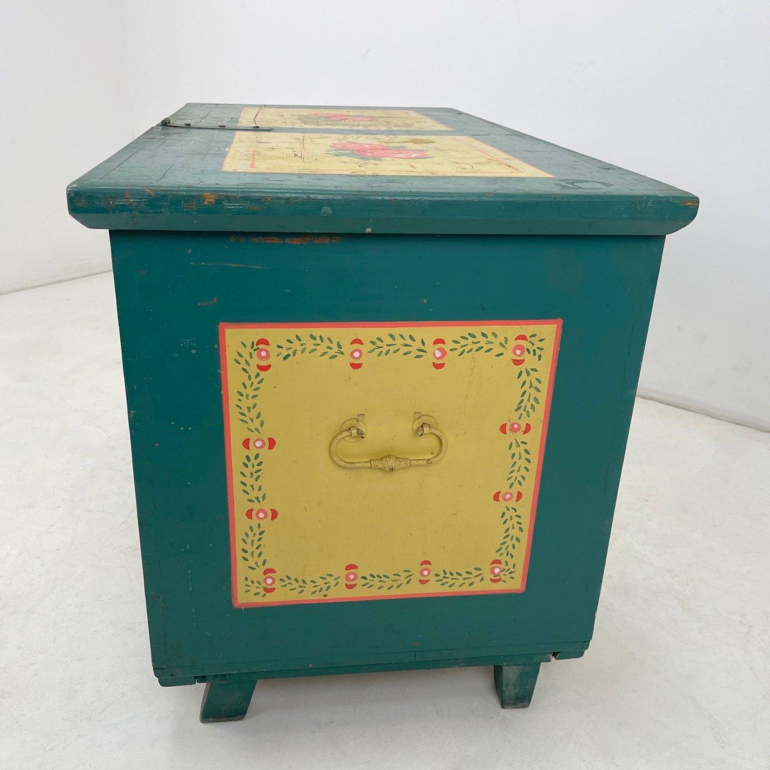 19th Century Hand Painted Chest or Floor Trunk For Sale 6
