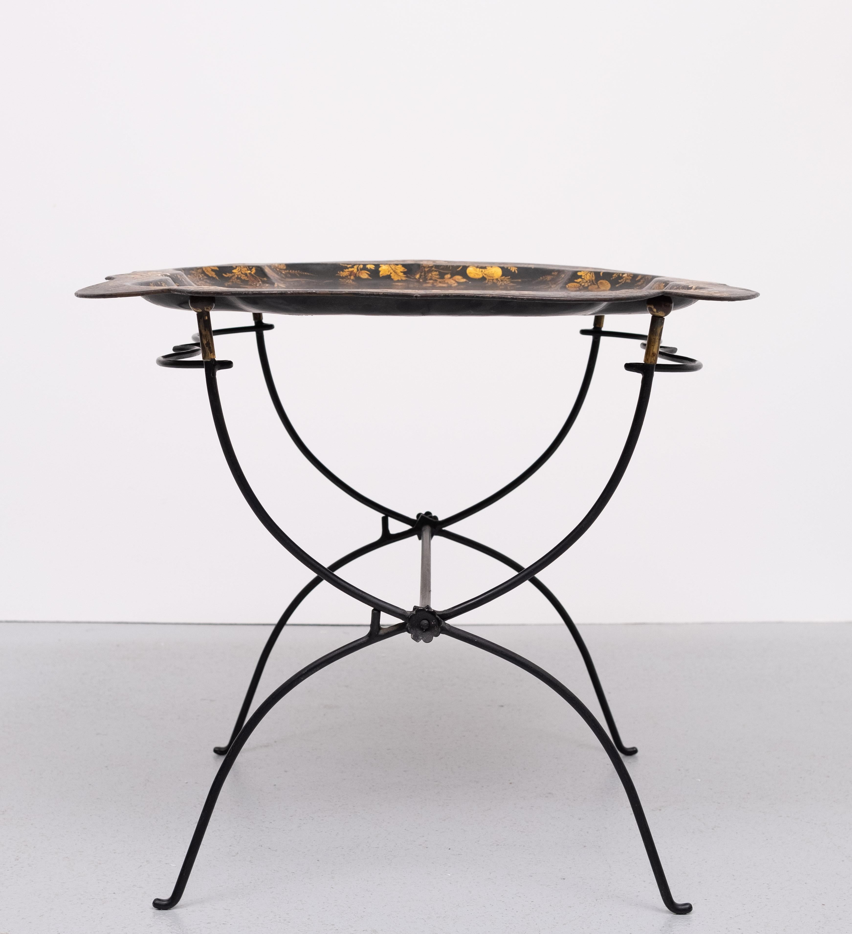 Napoléon III 19th  Century  Peint à la main  néerlandais courbé  Table à plateaux en vente